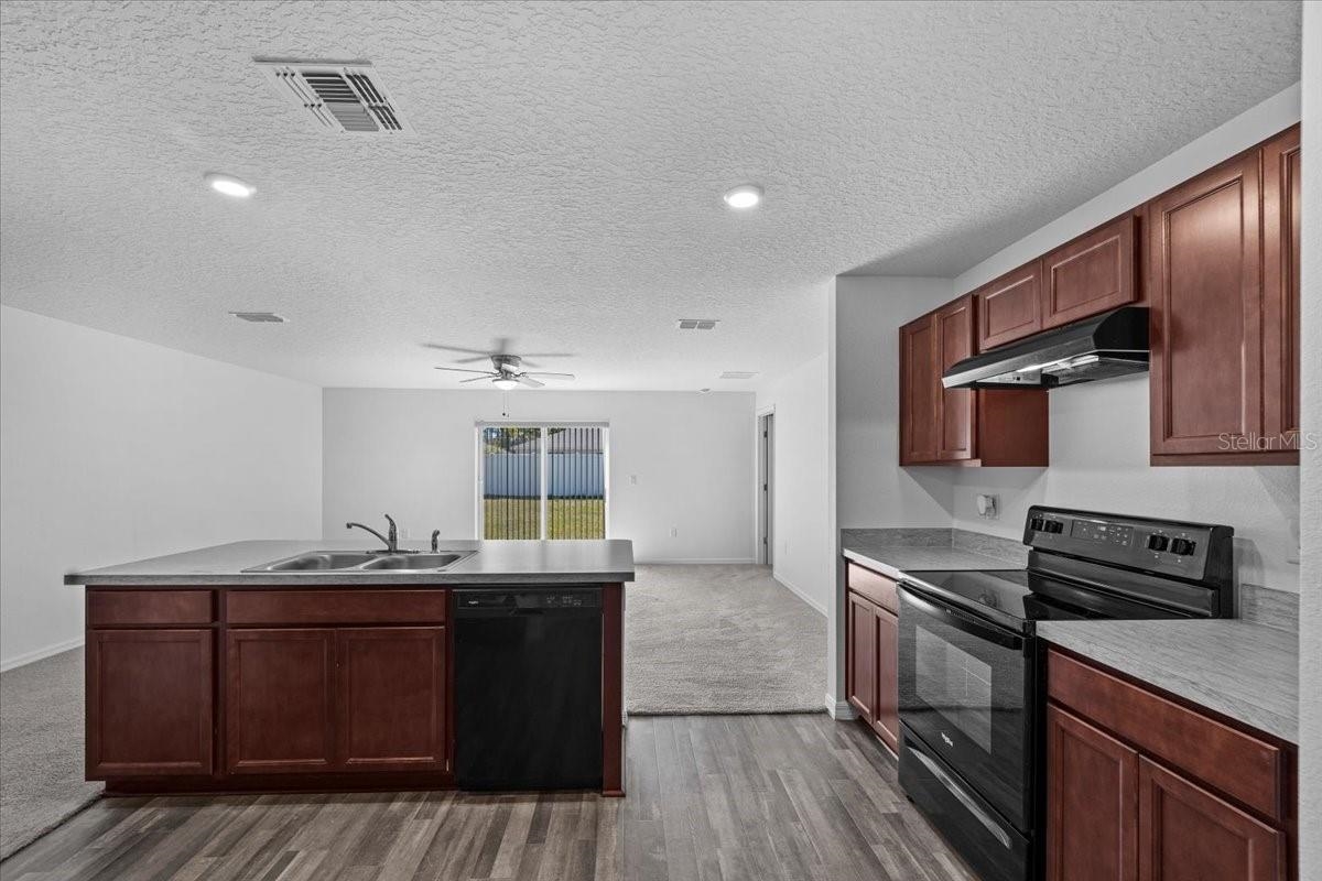 Image 13 of 34 For 10 Post Oak Ln