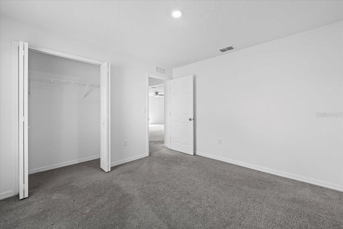 Image 22 of 34 For 10 Post Oak Ln