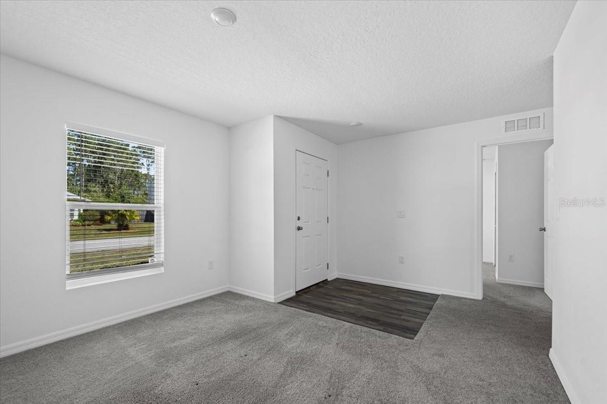 Image 27 of 34 For 10 Post Oak Ln