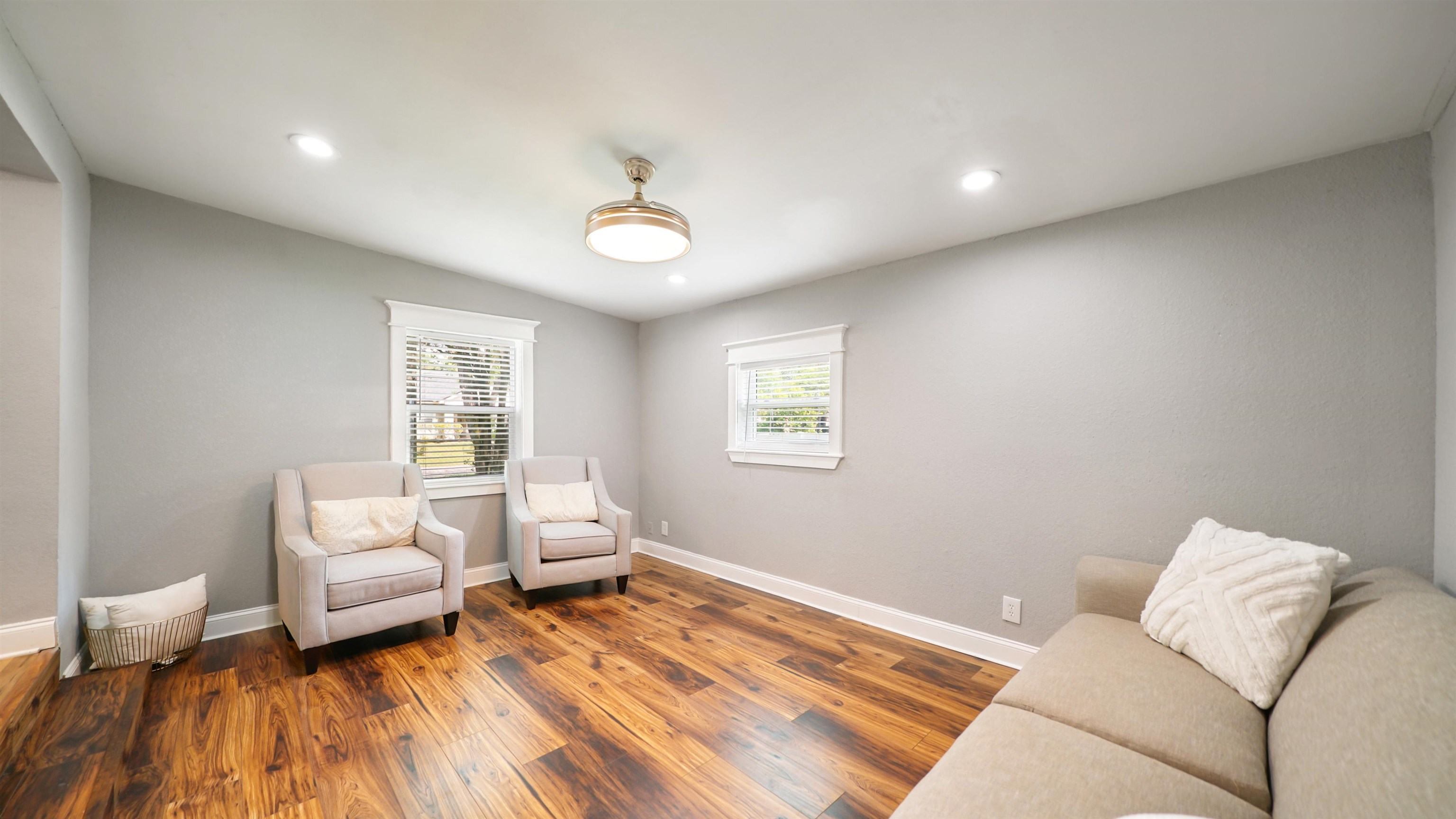 Image 11 of 31 For 1220 Mull St