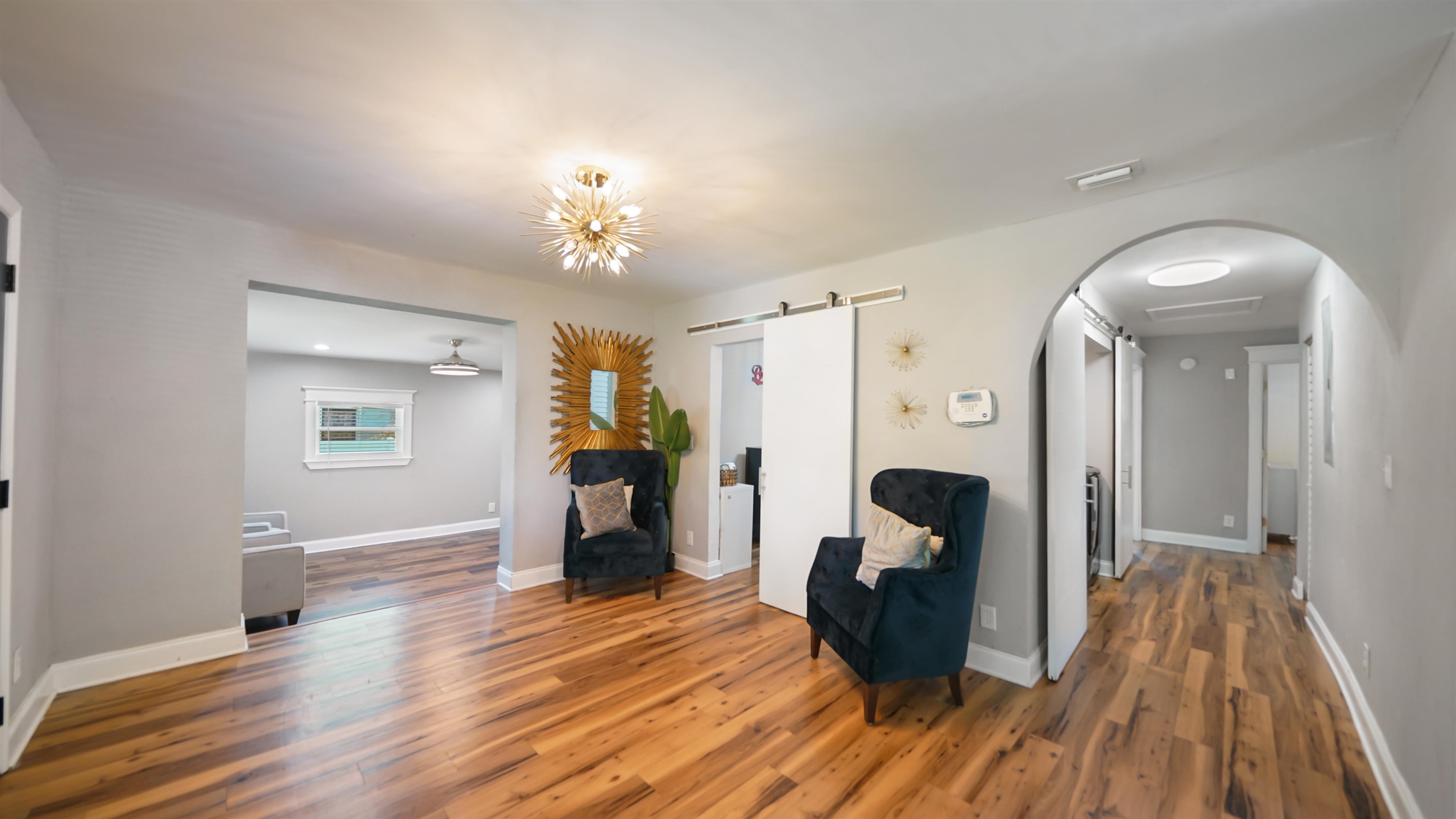 Image 2 of 31 For 1220 Mull St