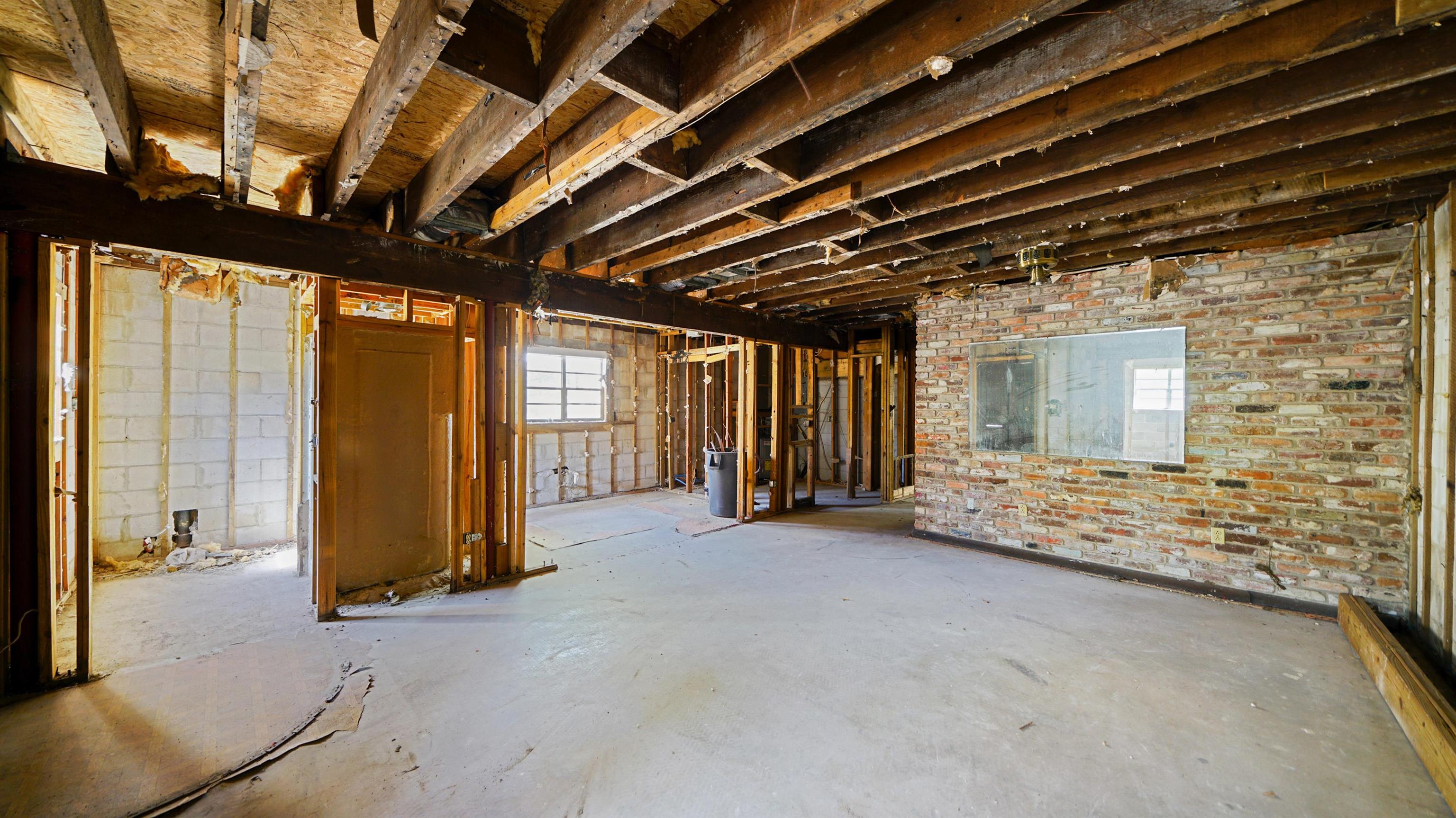 Image 33 of 47 For 1493 Edgewood Ave S