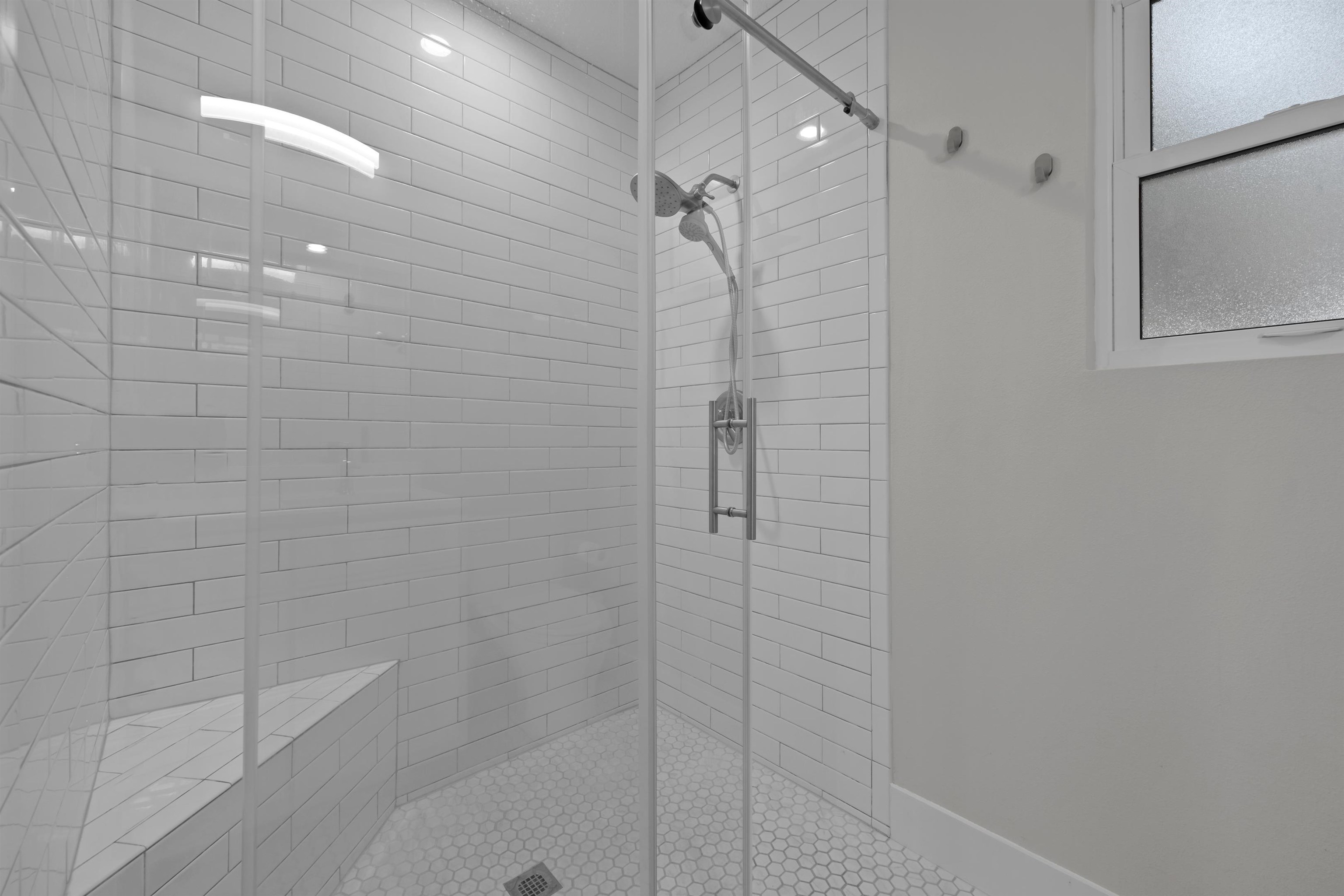Image 38 of 48 For 5425 Windantide Rd