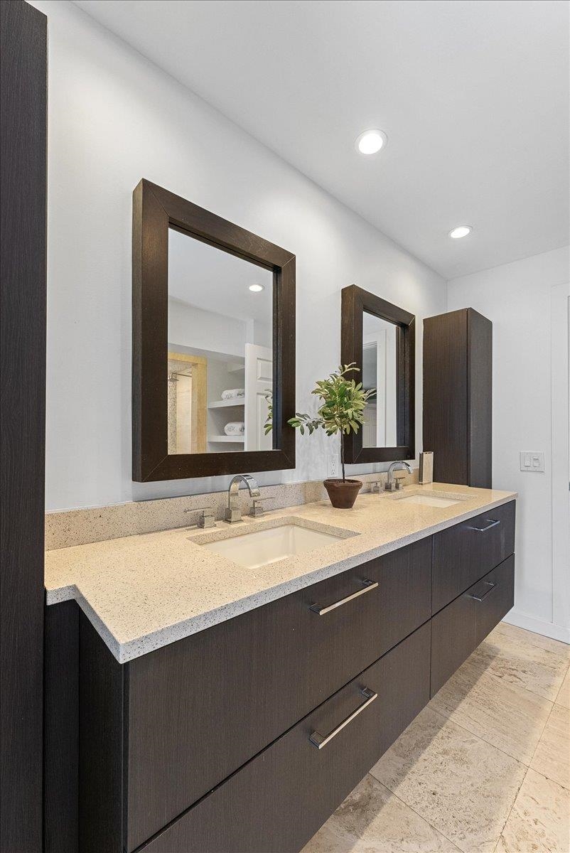 Image 27 of 71 For 22 Madeira Dr