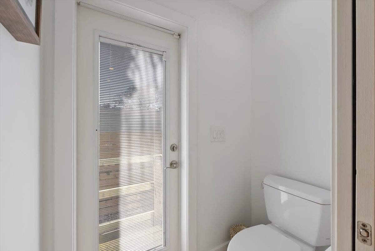 Image 34 of 71 For 22 Madeira Dr