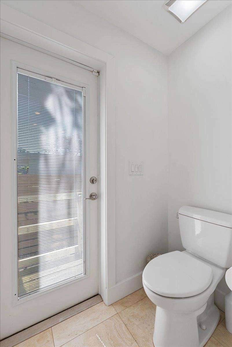 Image 35 of 71 For 22 Madeira Dr