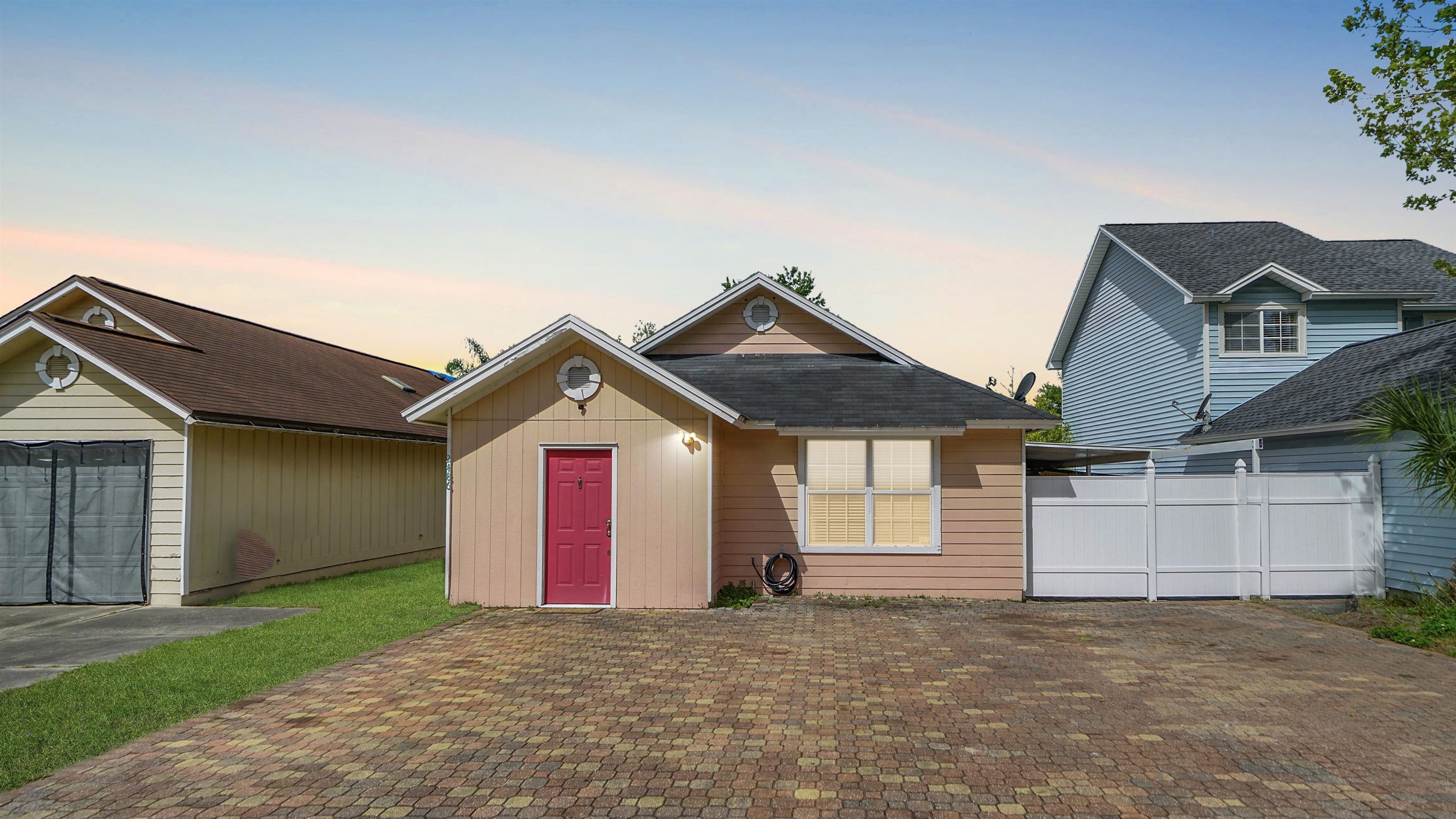 Details for 2486 Townsquare Dr, Jacksonville, FL 32216