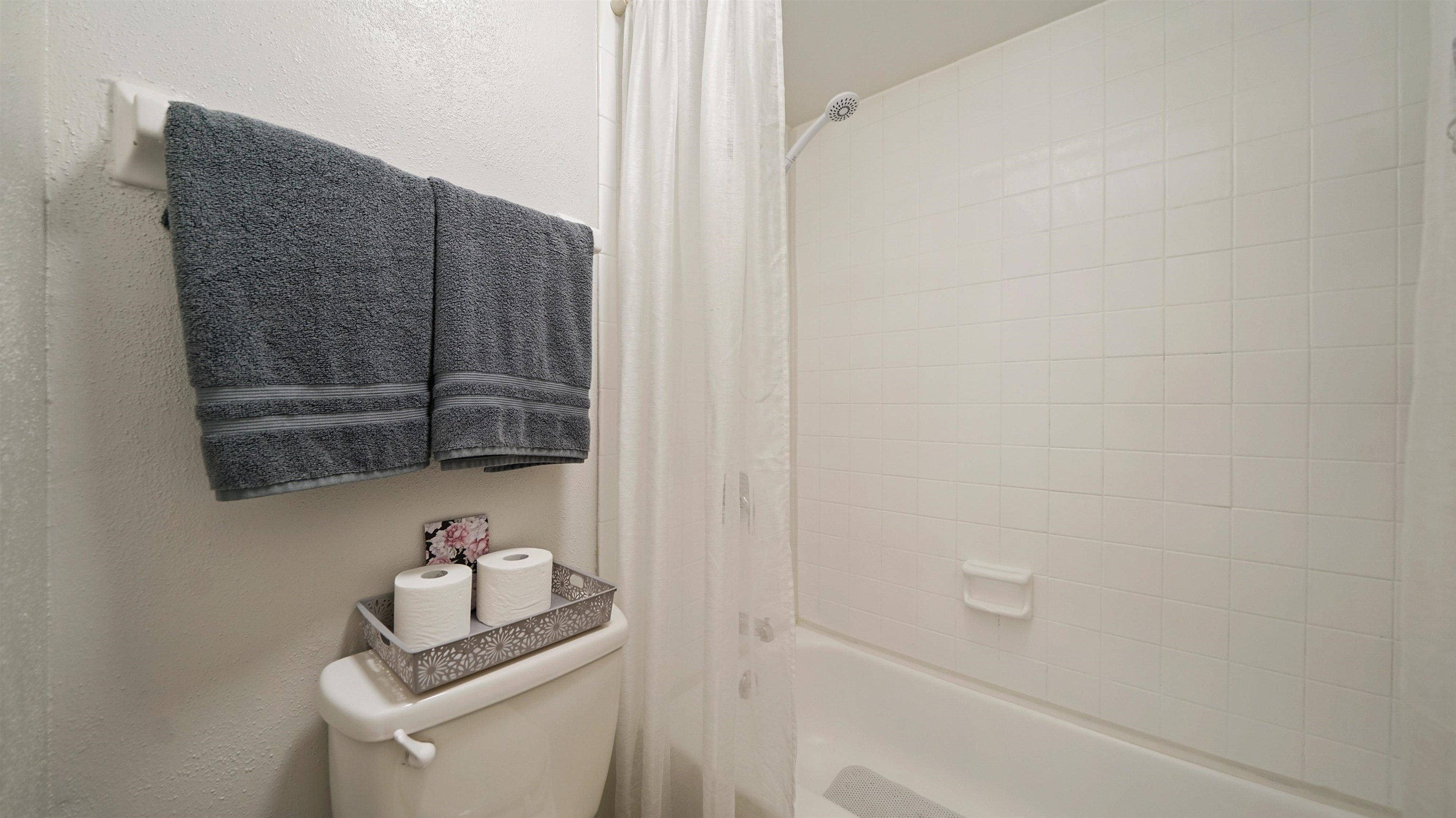 Image 20 of 41 For 4815 Windrush Ln  C-3-b