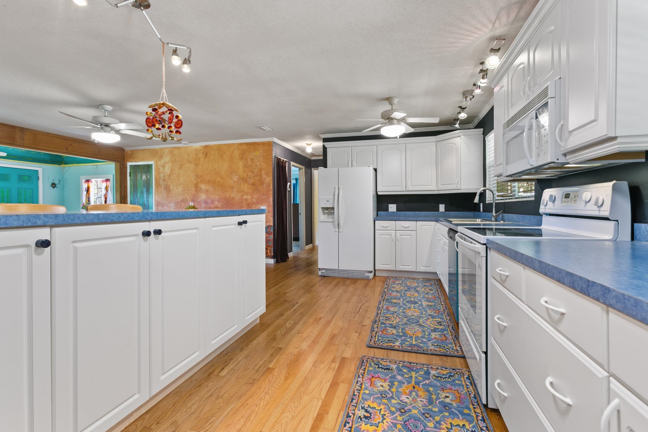 Image 15 of 26 For 958 & 954 Grand Rondo W