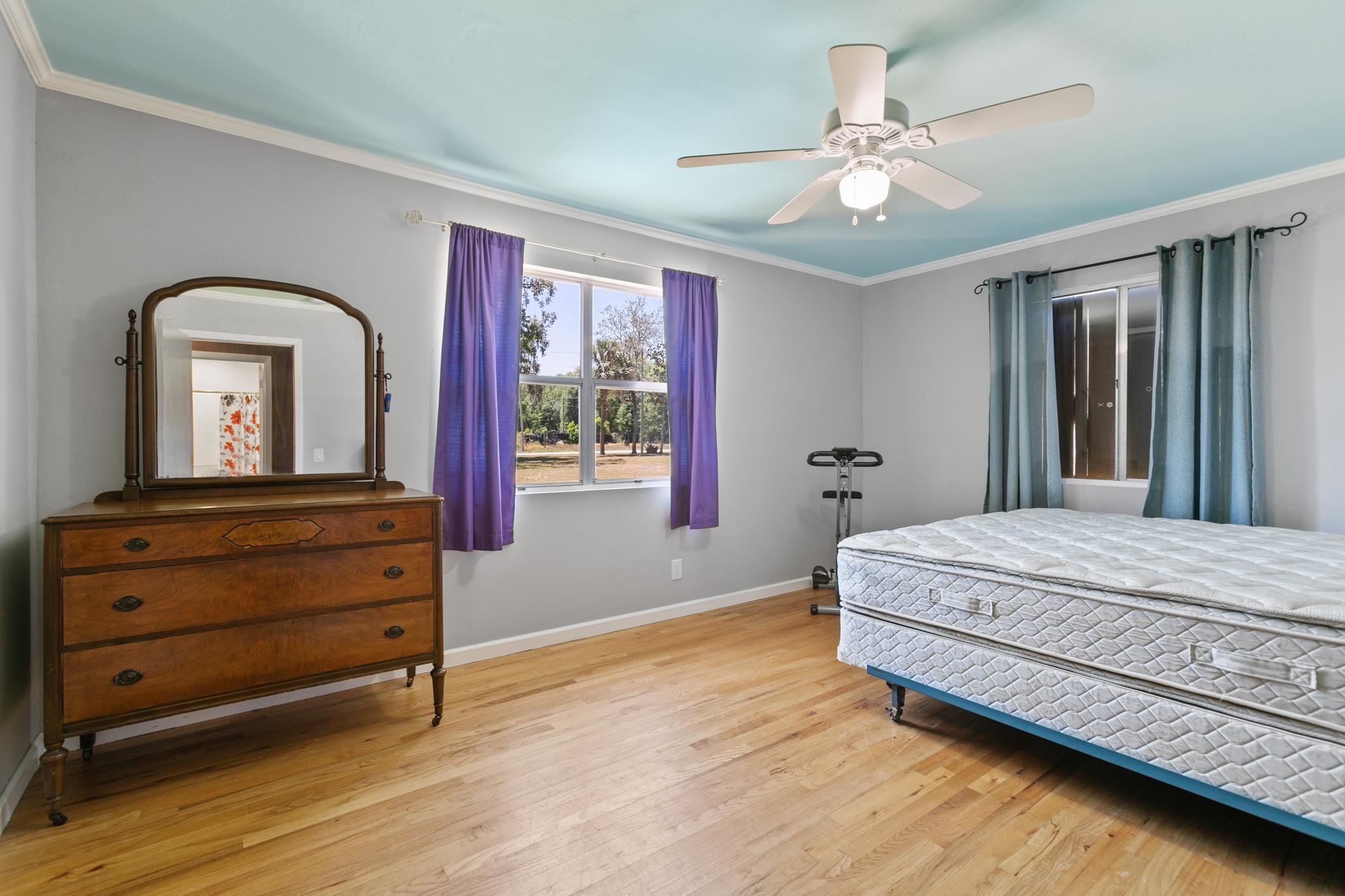 Image 19 of 26 For 958 & 954 Grand Rondo W