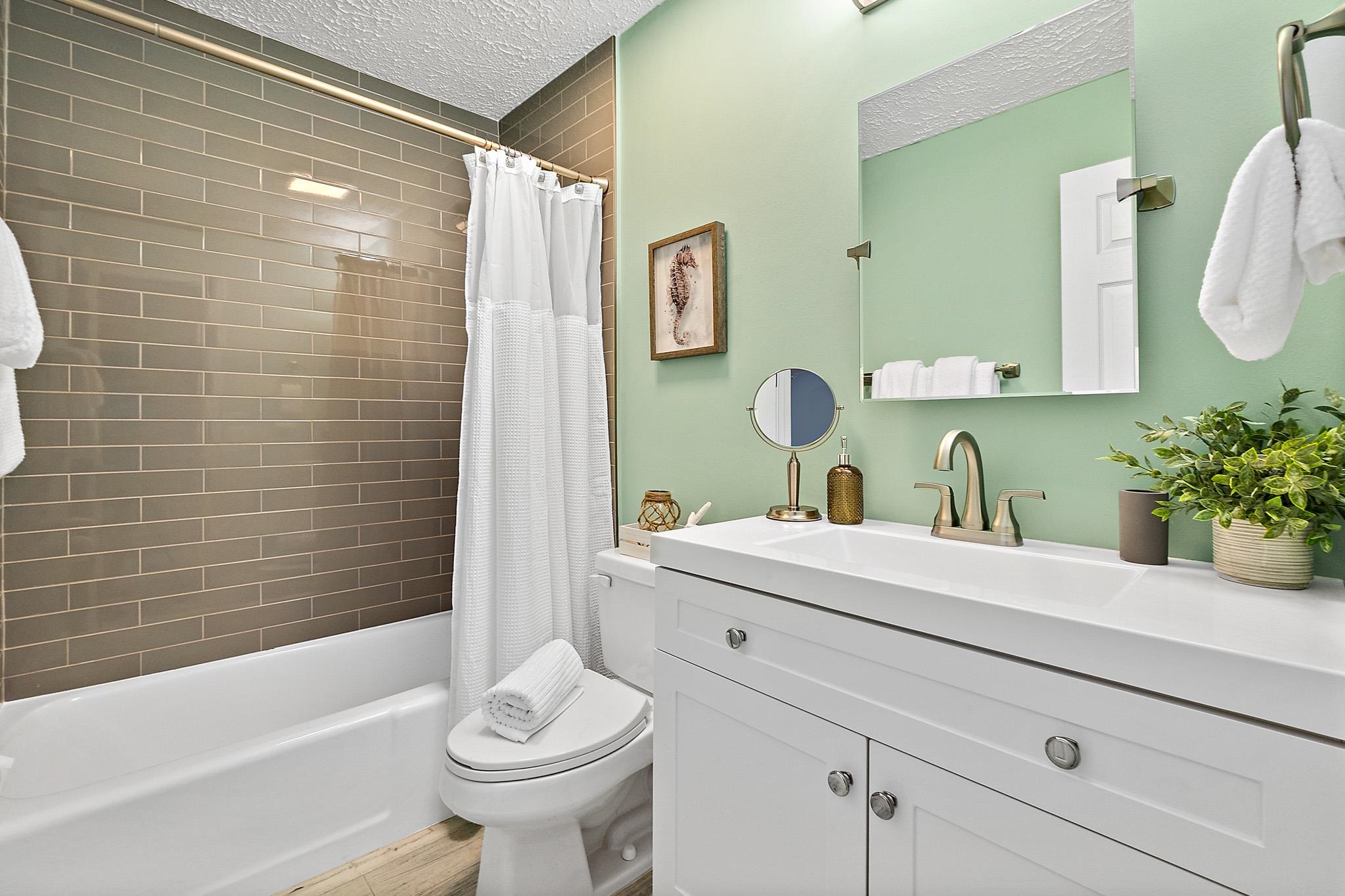 Image 14 of 56 For 106 11th St  