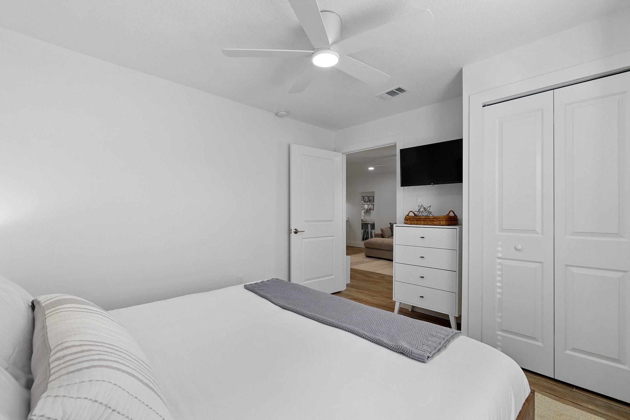 Image 33 of 56 For 106 11th St  