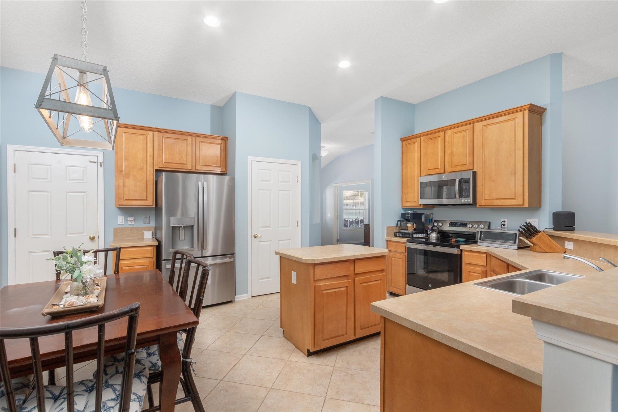 Image 5 of 63 For 1205 Wild Palm Ct