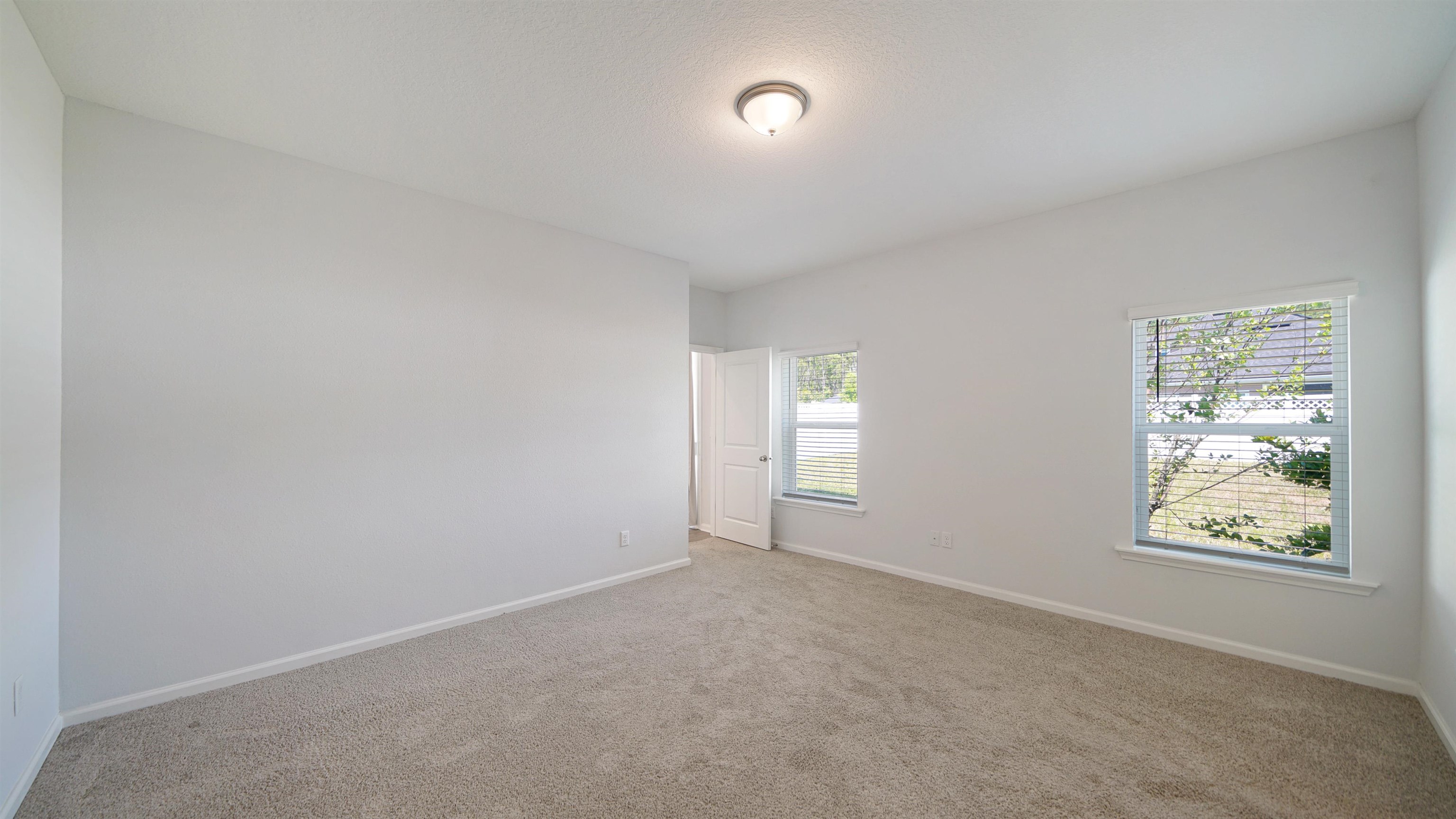 Image 11 of 39 For 443 Watervale Dr