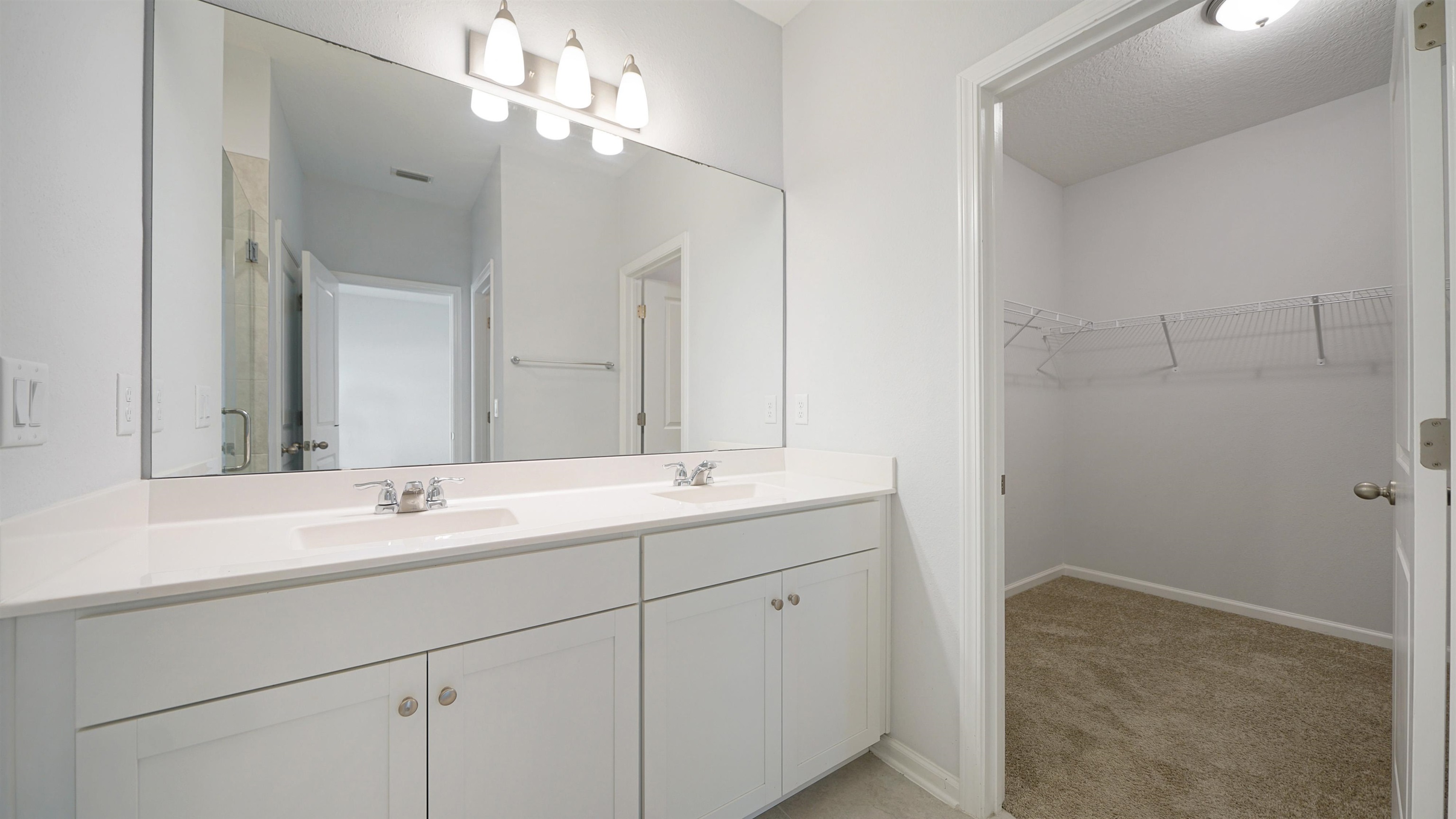 Image 13 of 39 For 443 Watervale Dr