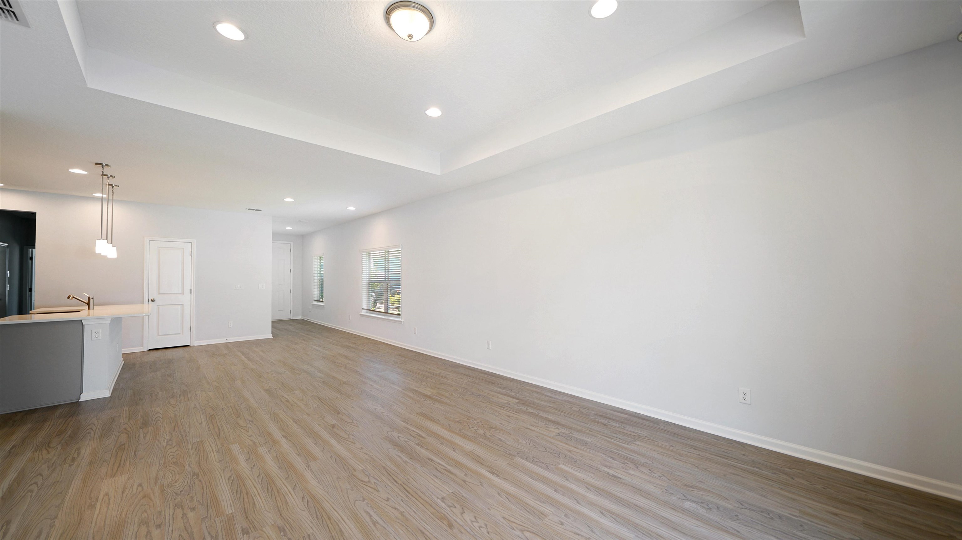 Image 15 of 39 For 443 Watervale Dr