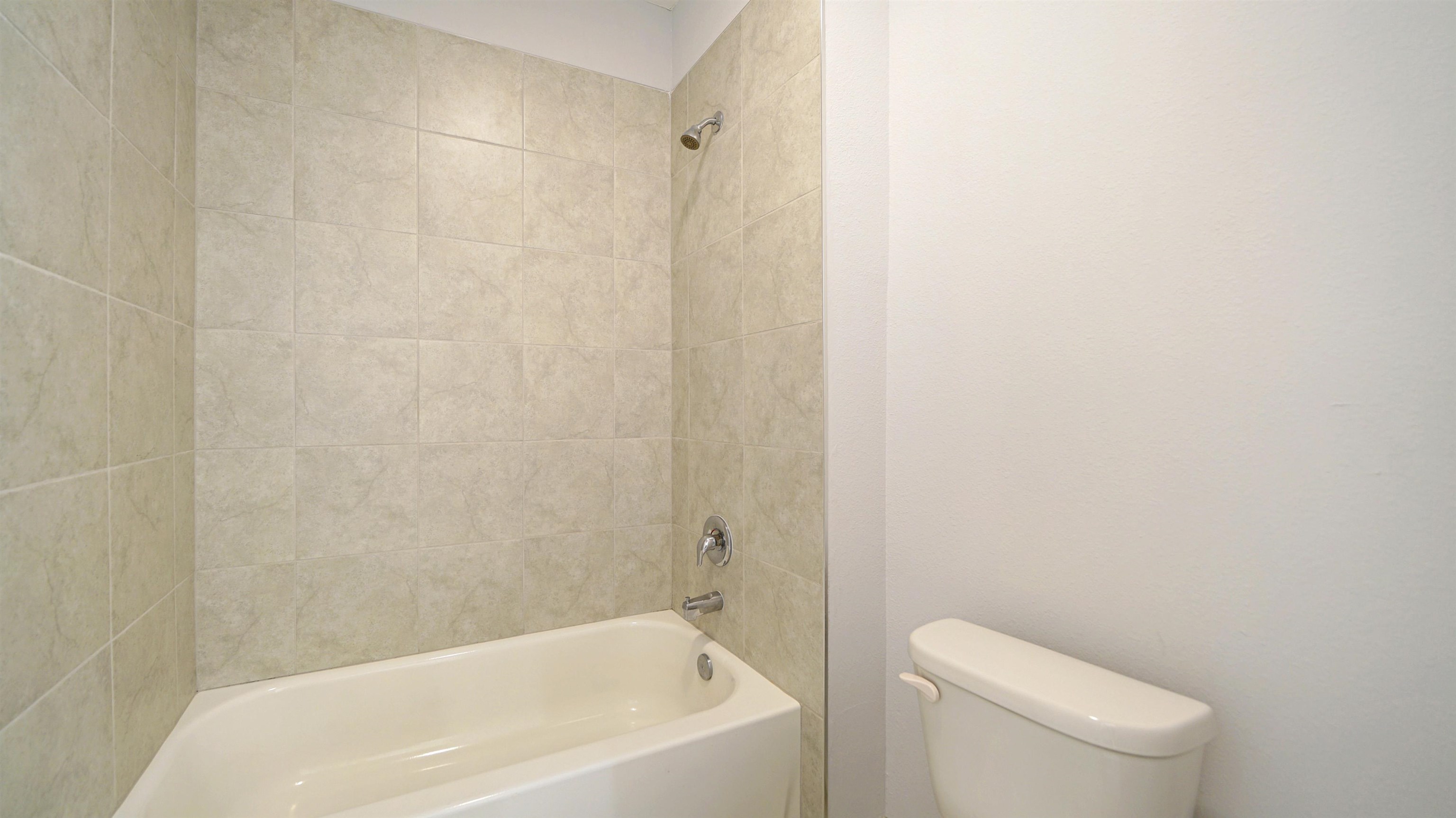 Image 22 of 39 For 443 Watervale Dr