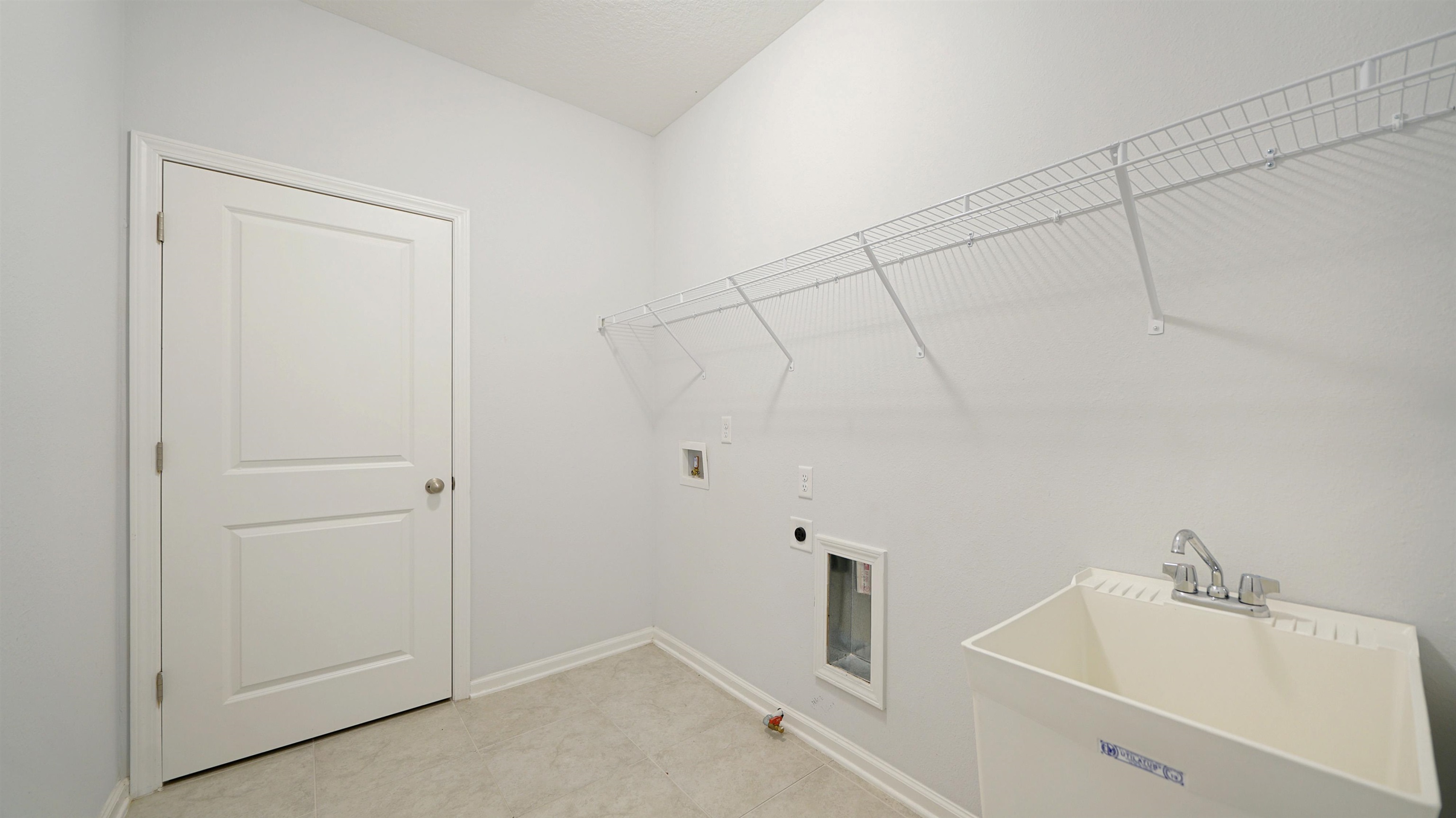 Image 24 of 39 For 443 Watervale Dr