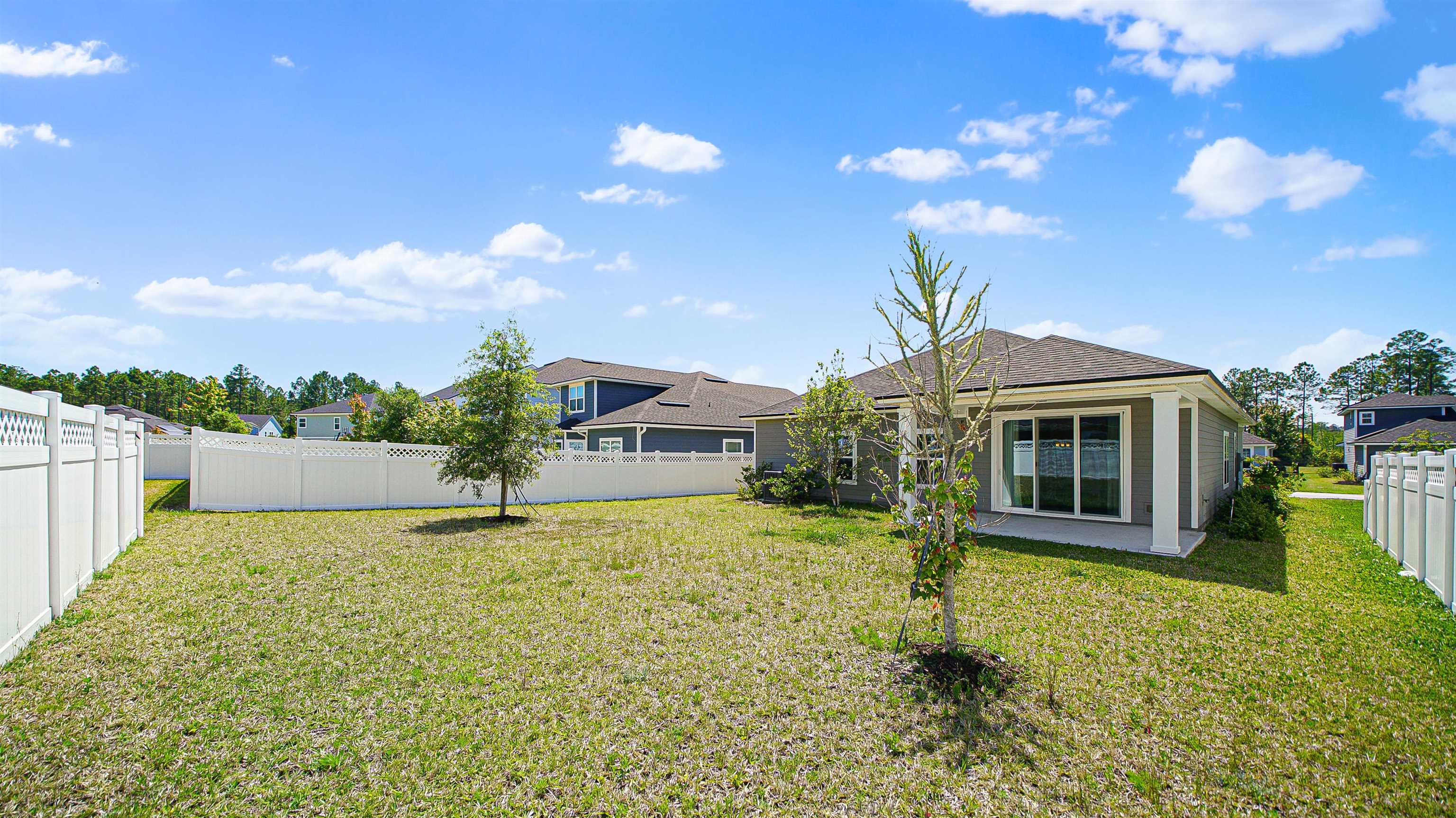 Image 27 of 39 For 443 Watervale Dr