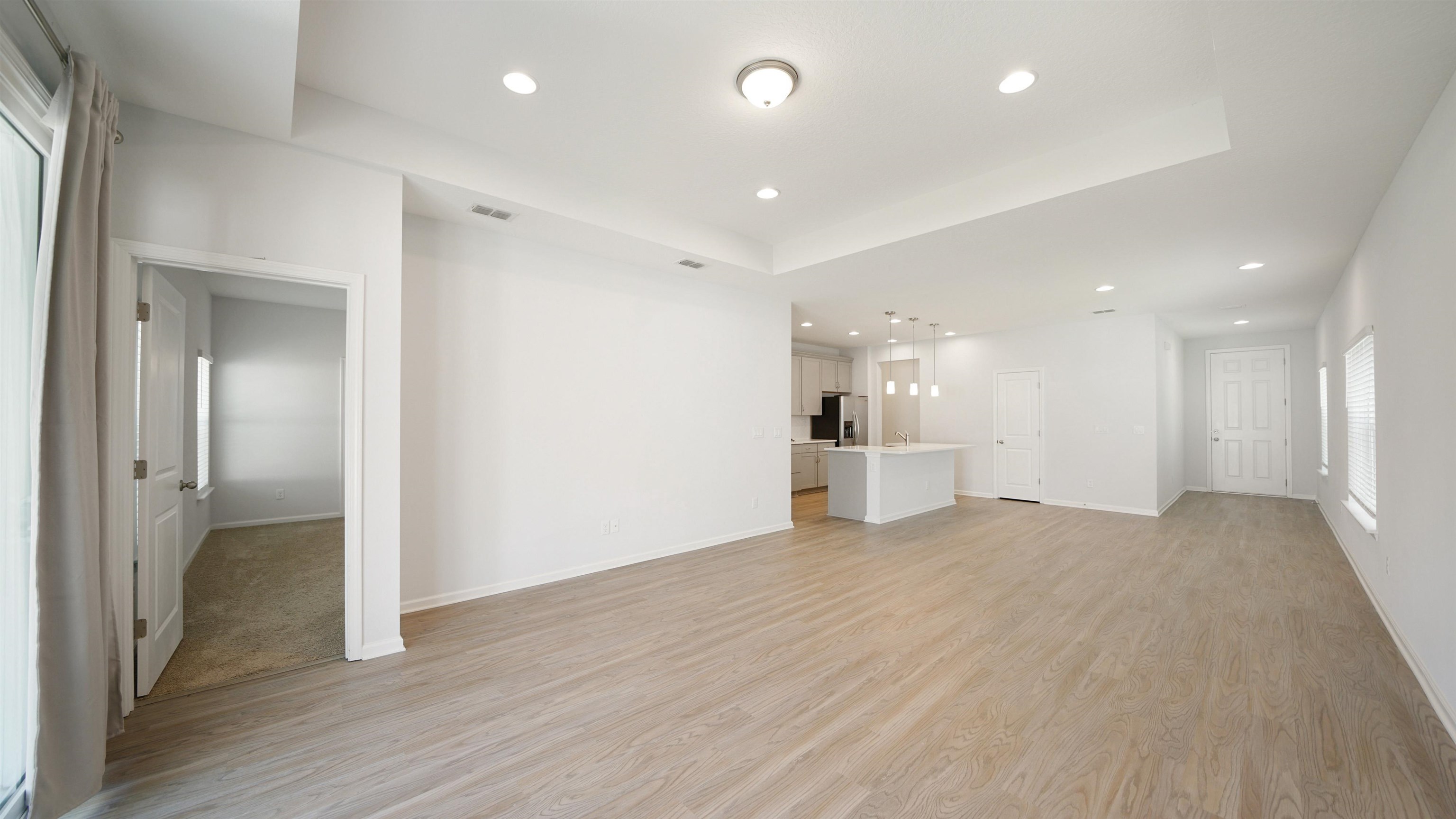 Image 9 of 39 For 443 Watervale Dr