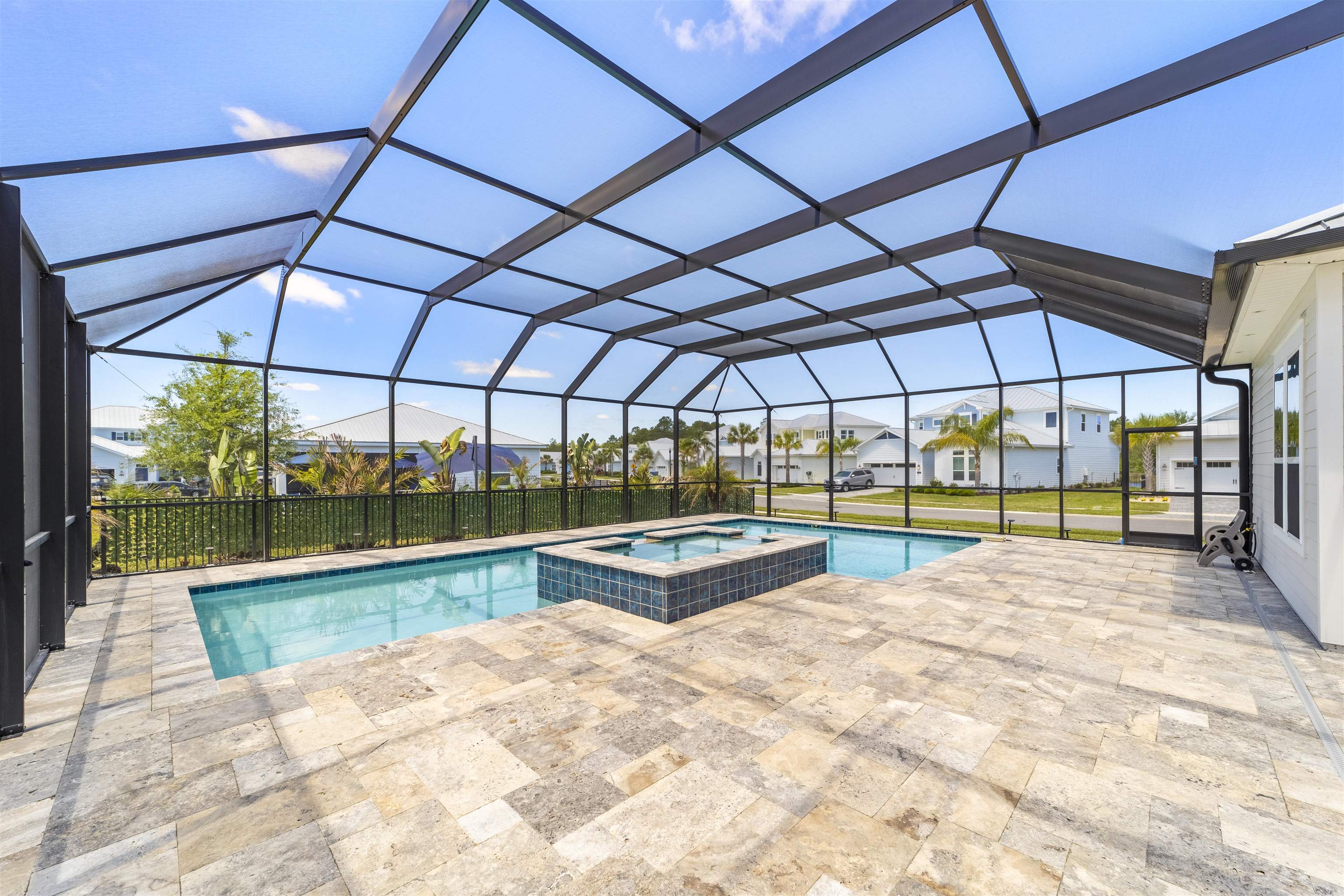 Image 15 of 81 For 261 Waterline Dr