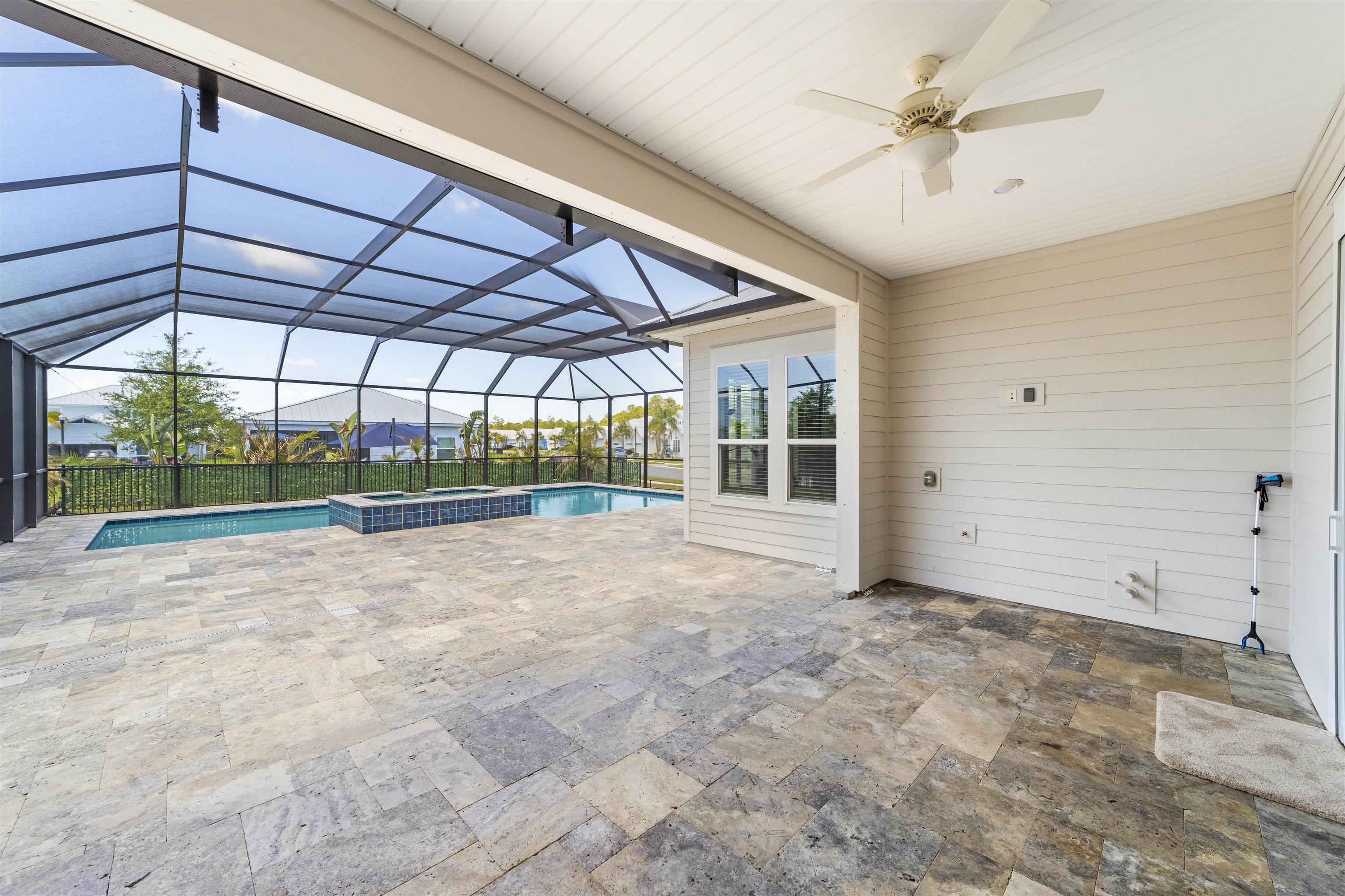 Image 16 of 81 For 261 Waterline Dr