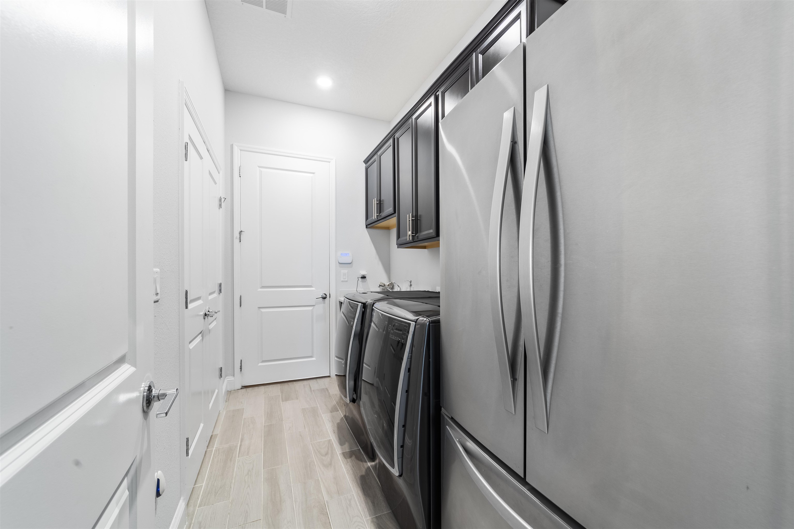 Image 37 of 81 For 261 Waterline Dr