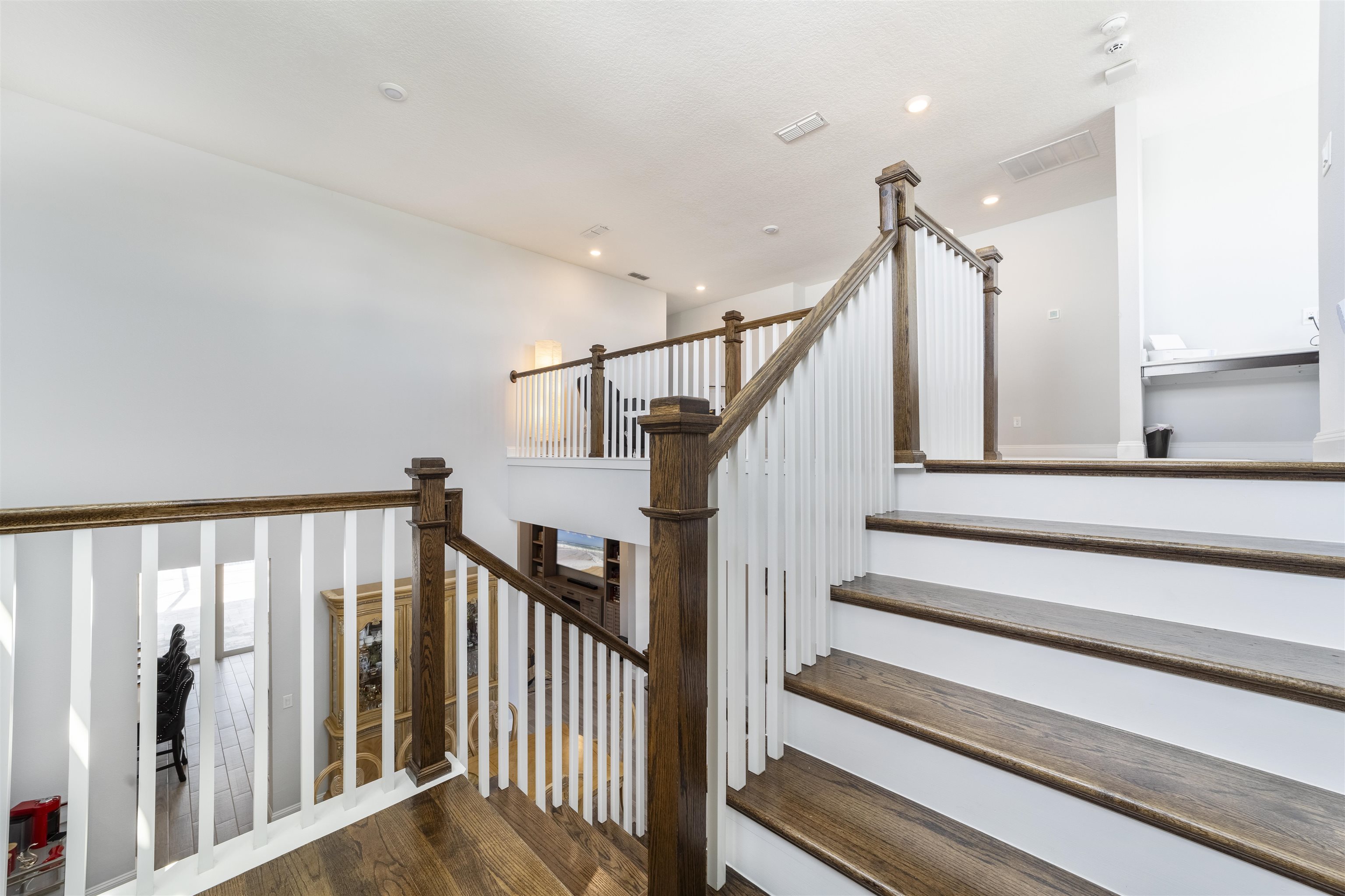 Image 56 of 81 For 261 Waterline Dr