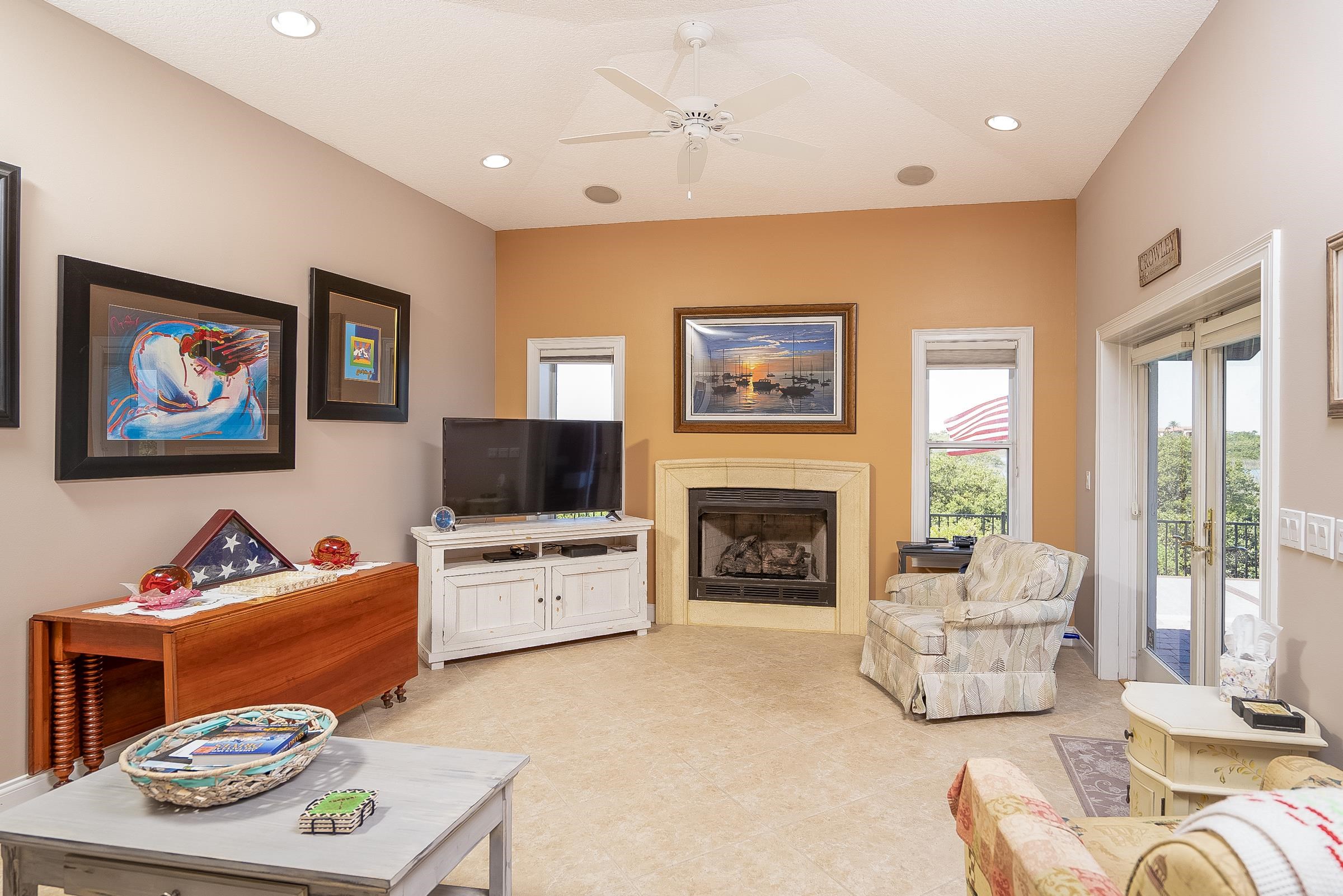 Image 13 of 79 For 219 Coquina Ave