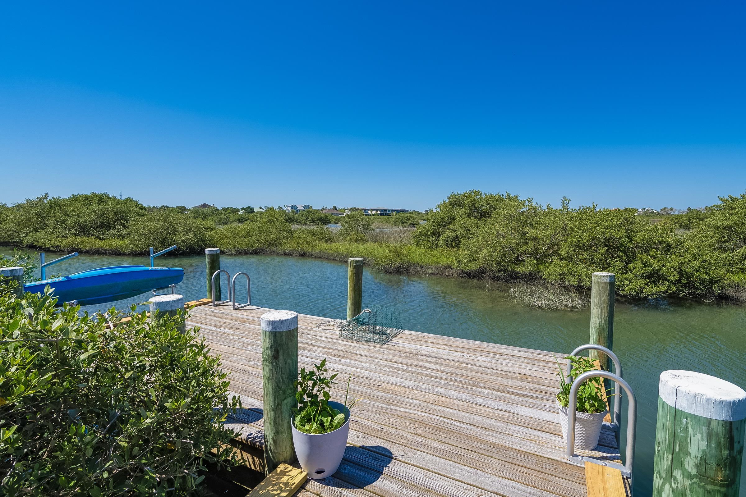 Image 50 of 79 For 219 Coquina Ave