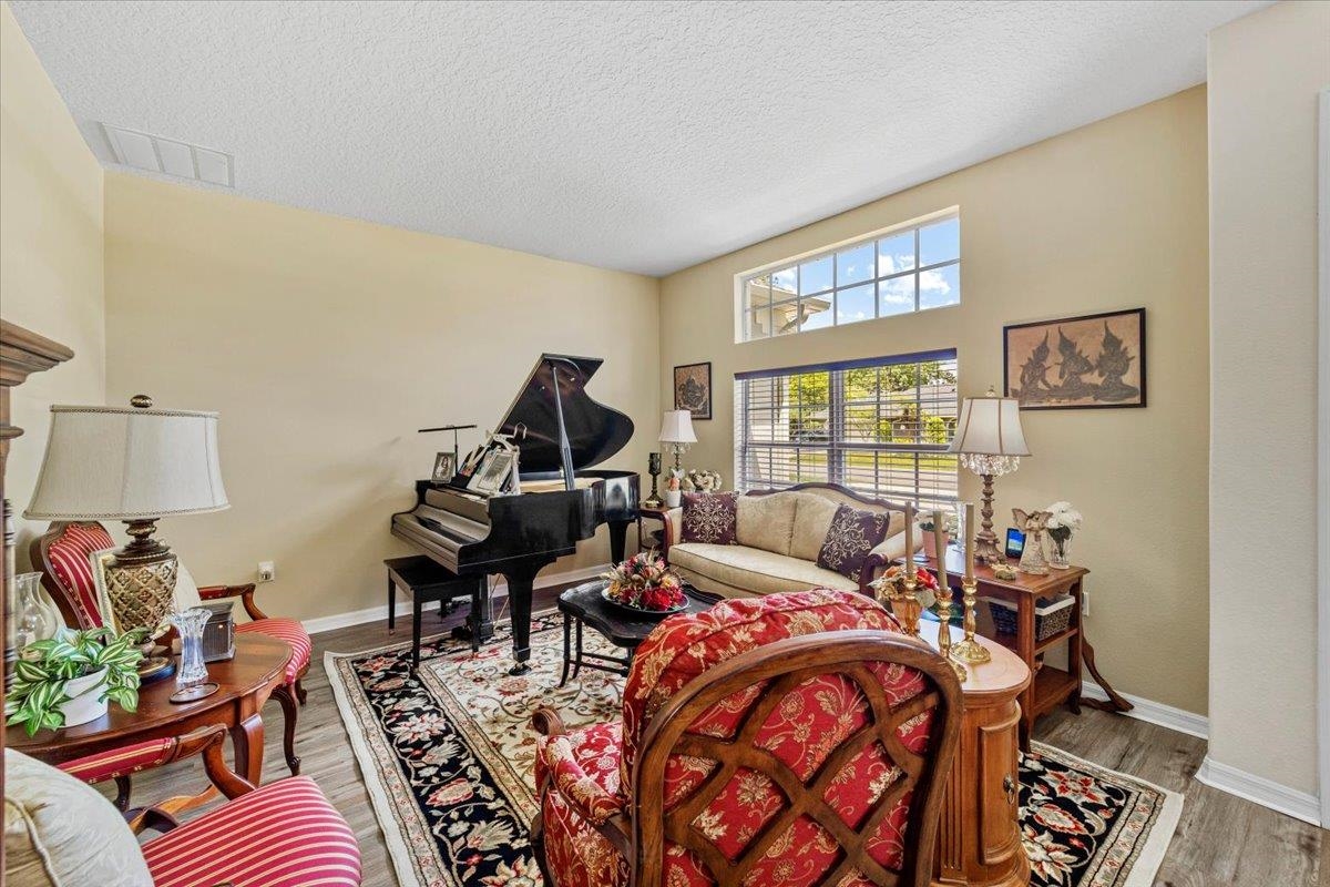 Image 32 of 49 For 21 Whittingham Ln