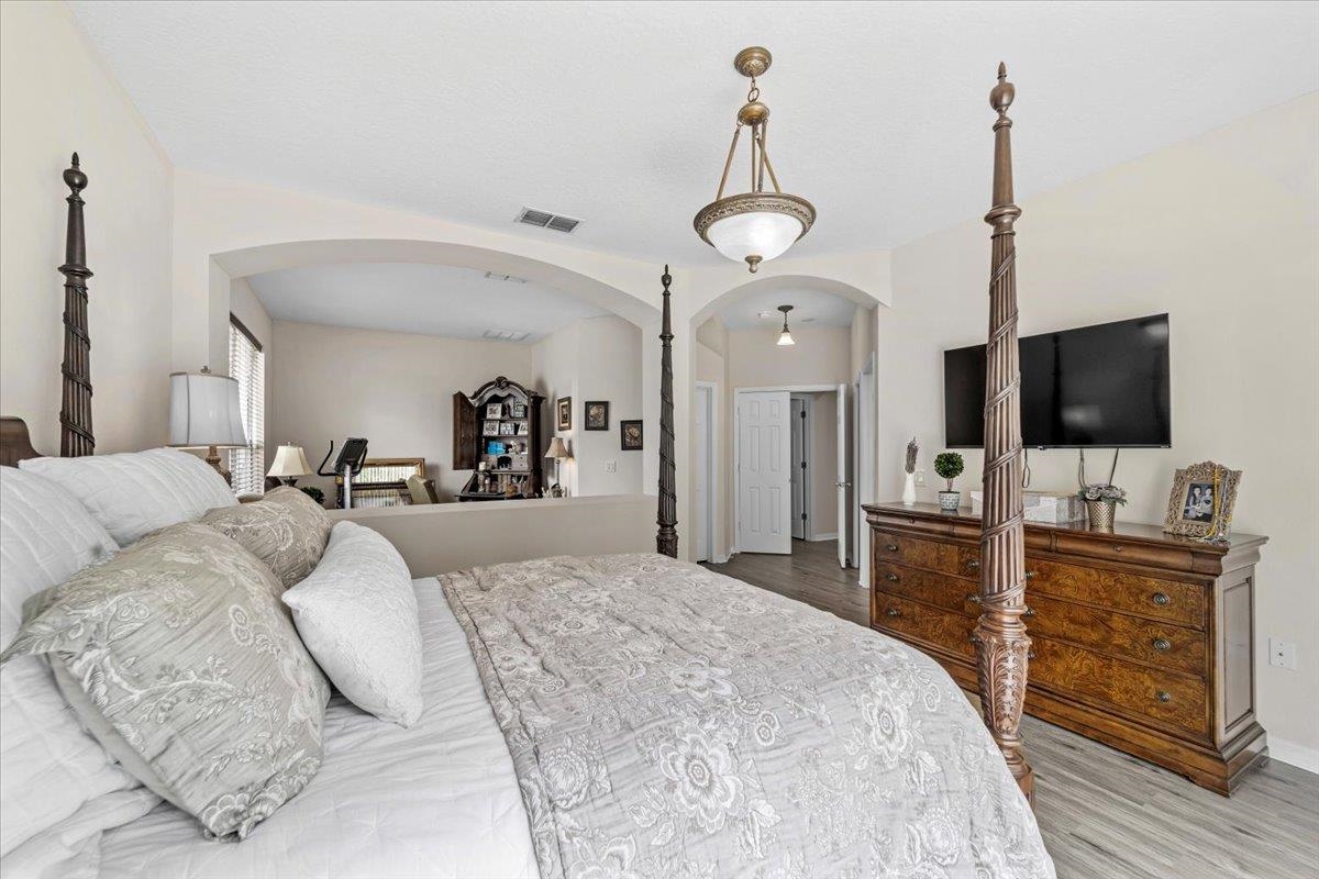 Image 40 of 49 For 21 Whittingham Ln