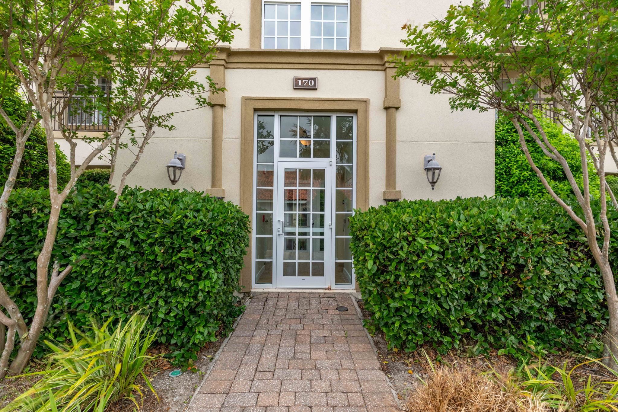 Image 40 of 61 For 170 Pantano Cay Blvd  4202