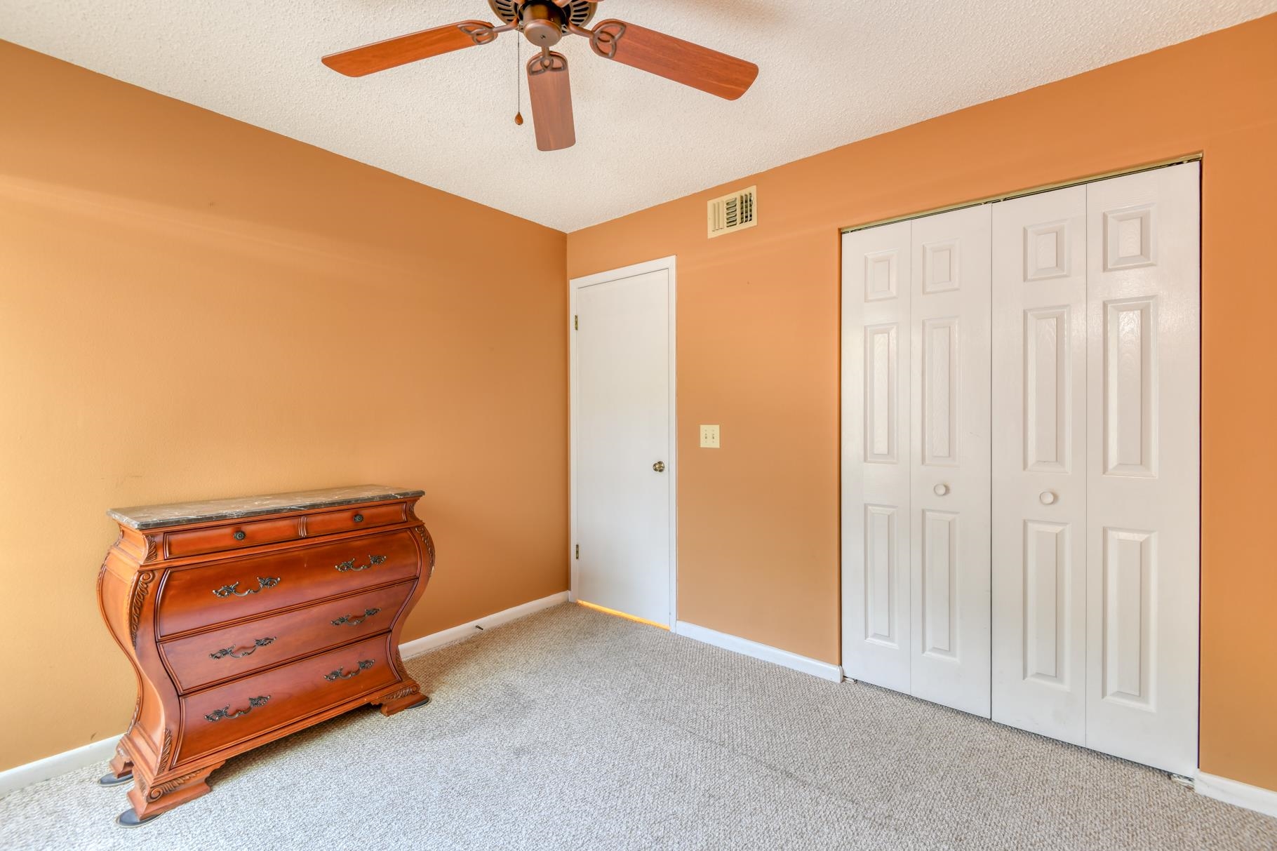 Image 15 of 22 For 27 Catalonia Ct