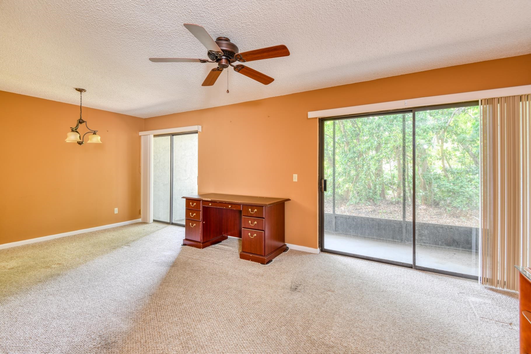 Image 7 of 22 For 27 Catalonia Ct