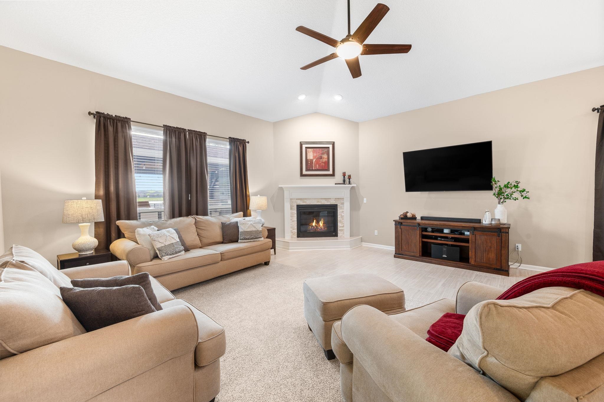 Image 13 of 100 For 1861 Cappero Dr S