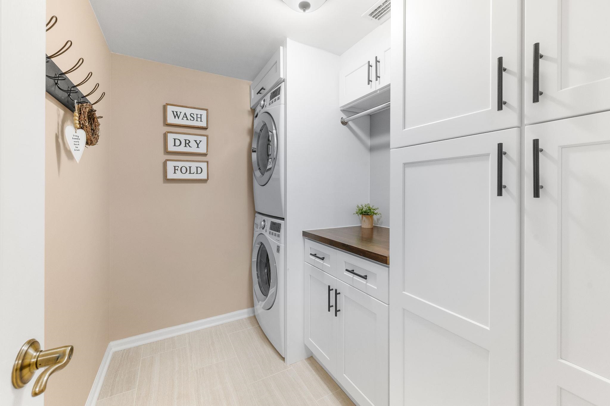 Image 41 of 100 For 1861 Cappero Dr S