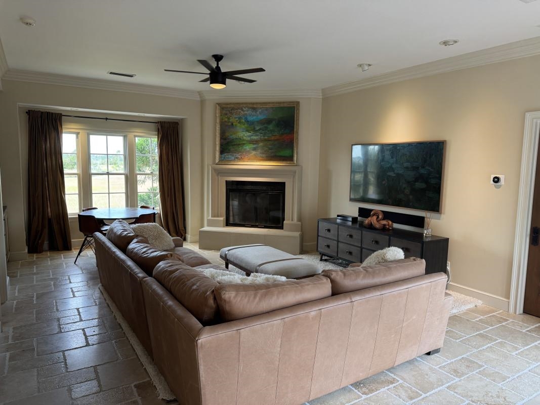 Image 17 of 24 For 24586 Harbour View Dr