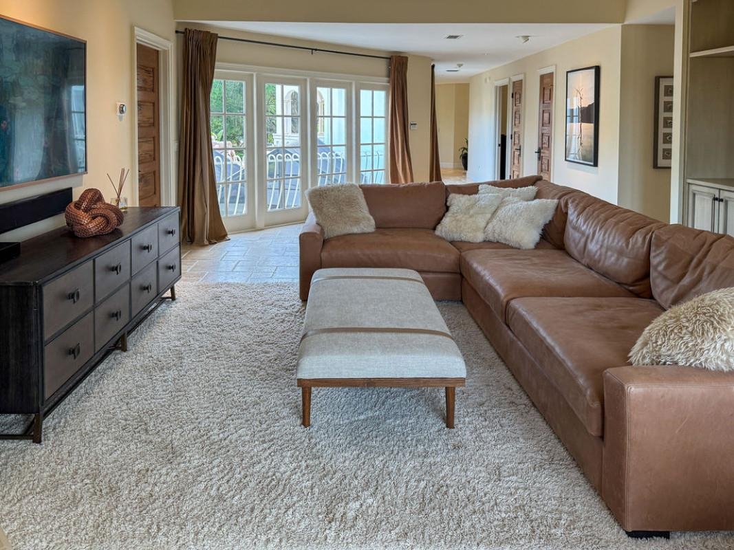 Image 18 of 24 For 24586 Harbour View Dr