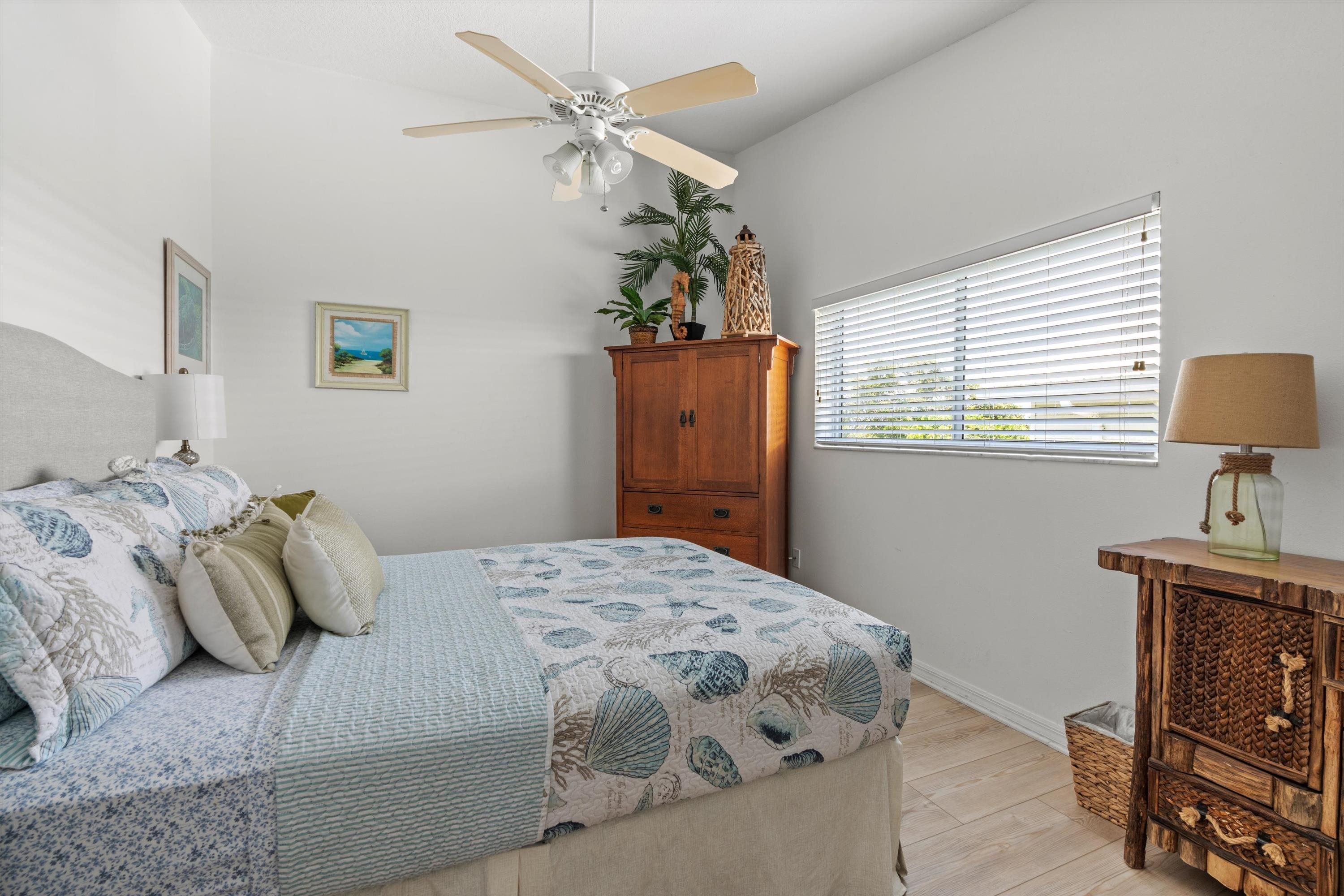 Image 23 of 36 For 5473 Pelican Way