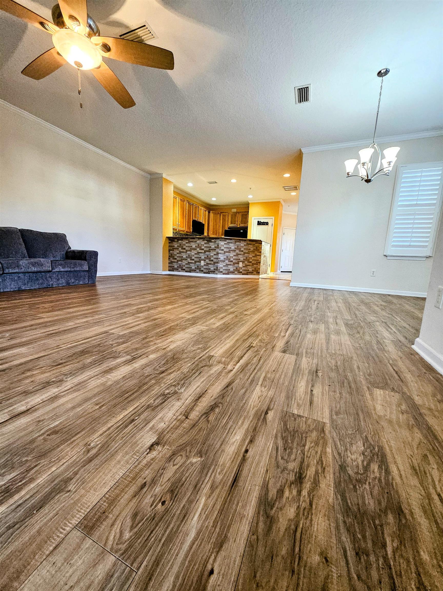 Image 7 of 19 For 130 Bayberry Cir  1501