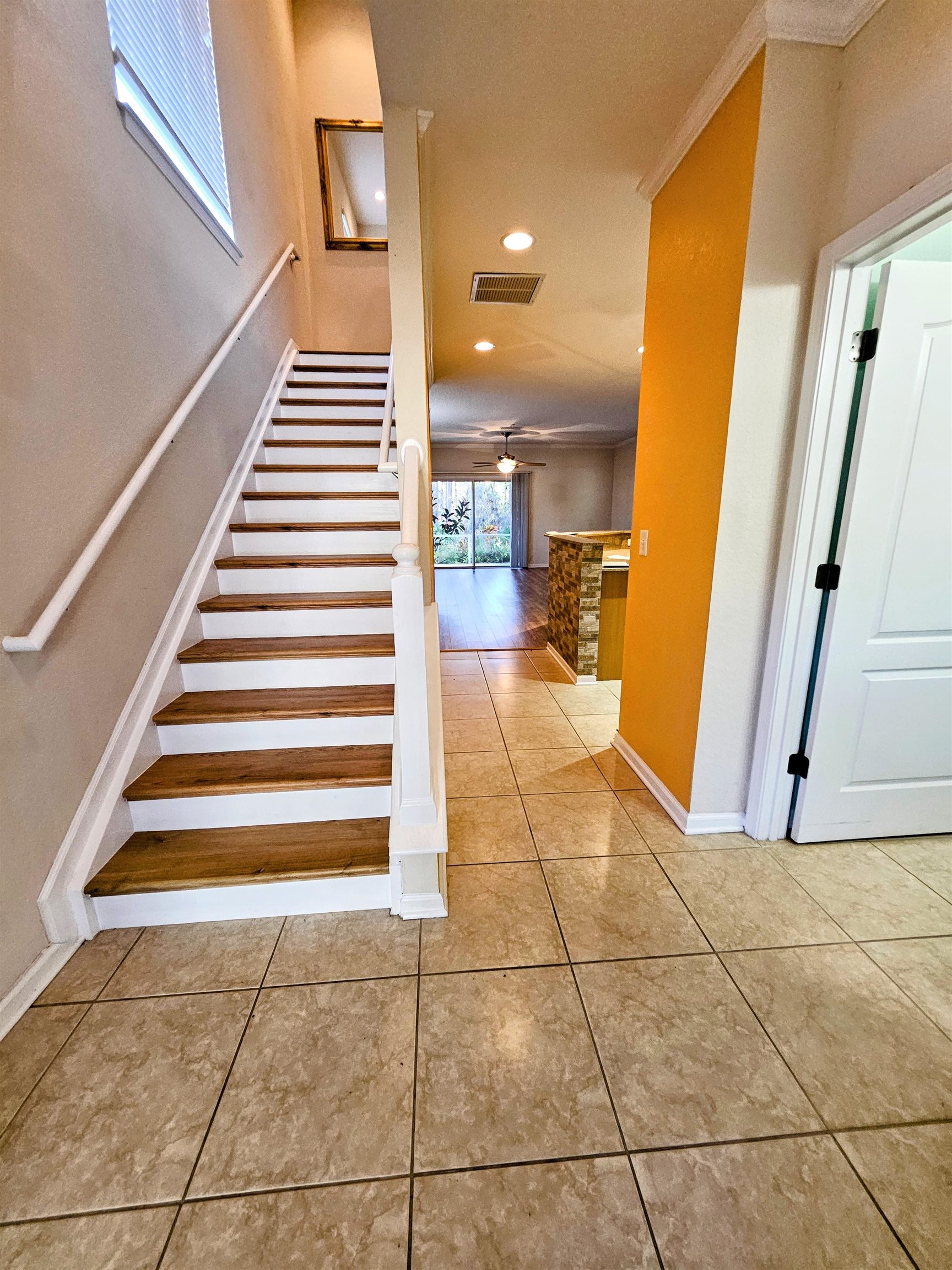 Image 8 of 19 For 130 Bayberry Cir  1501