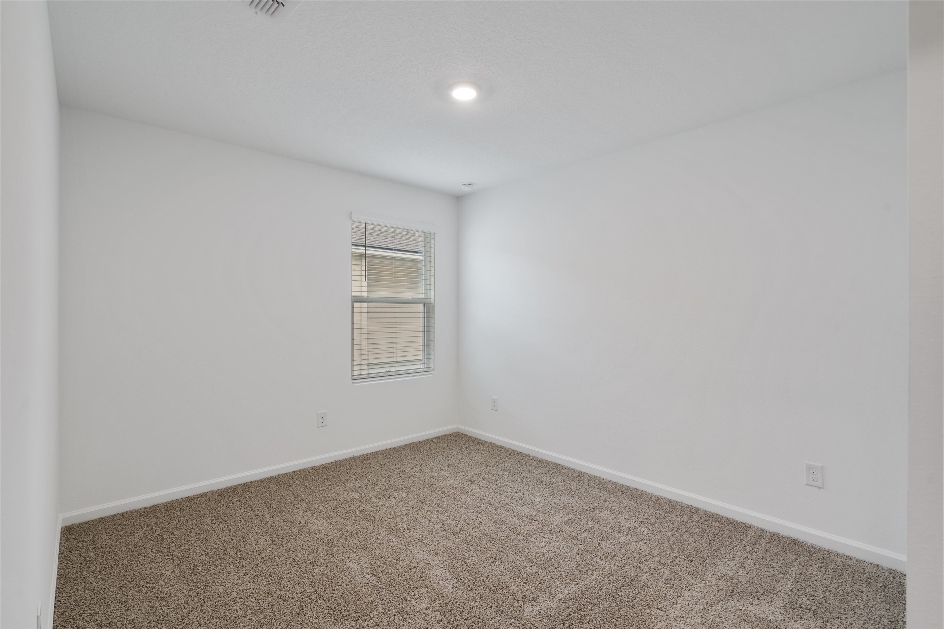 Image 13 of 40 For 861 Orellana Road