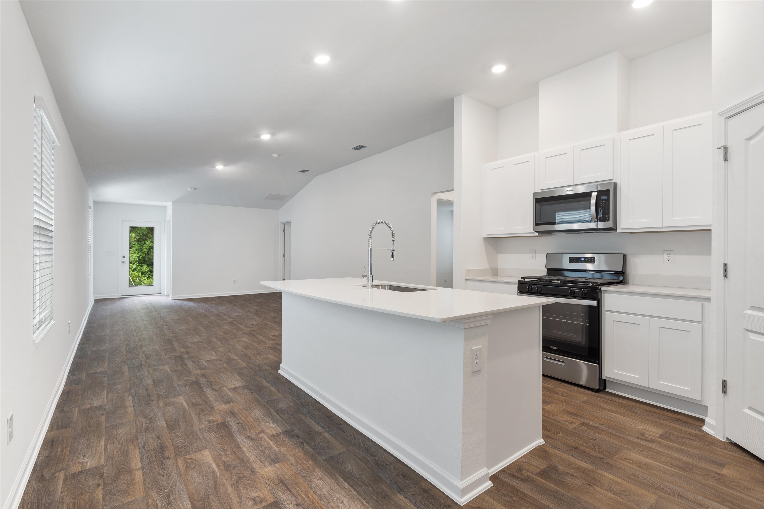 Image 4 of 40 For 861 Orellana Road