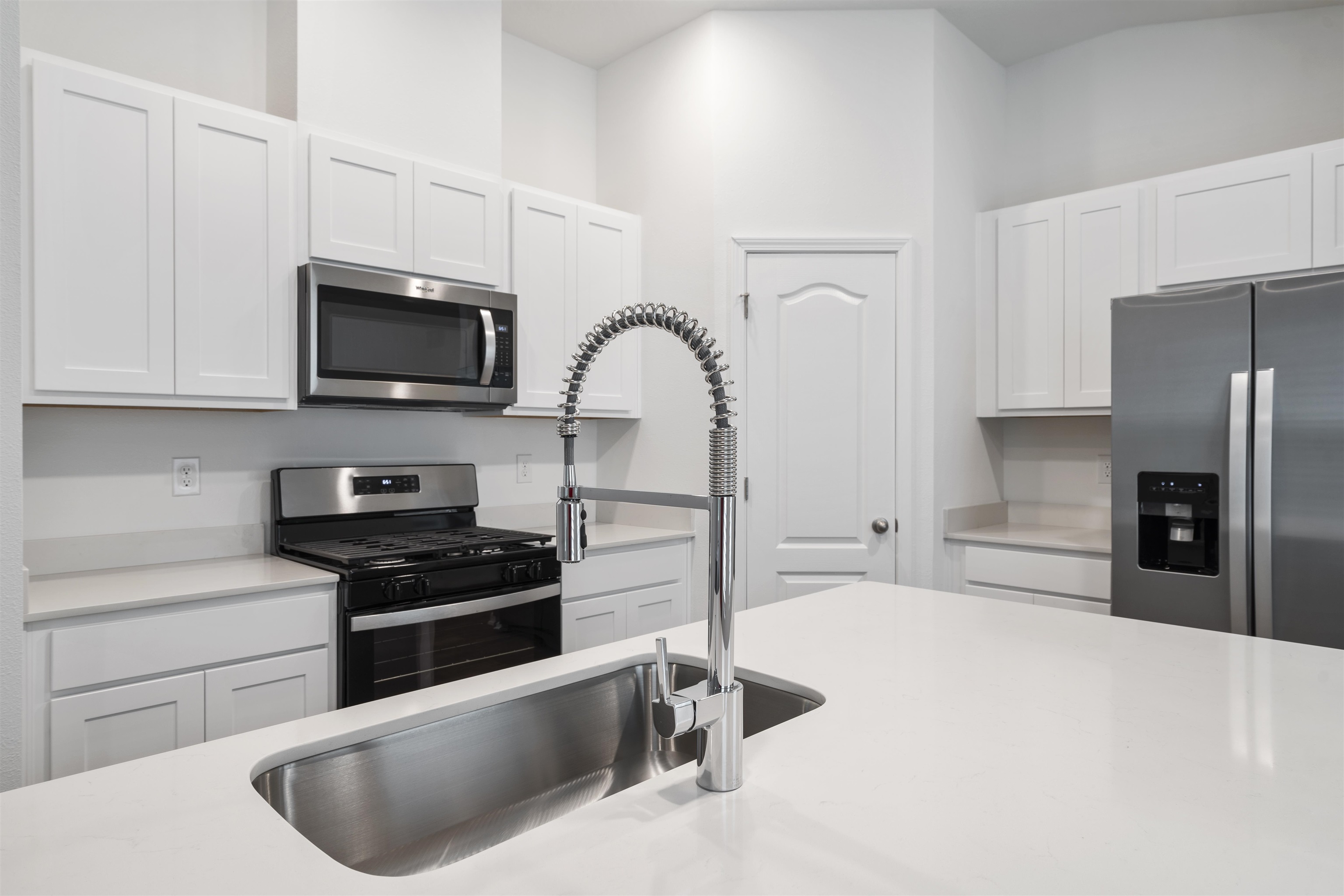 Image 6 of 40 For 861 Orellana Road