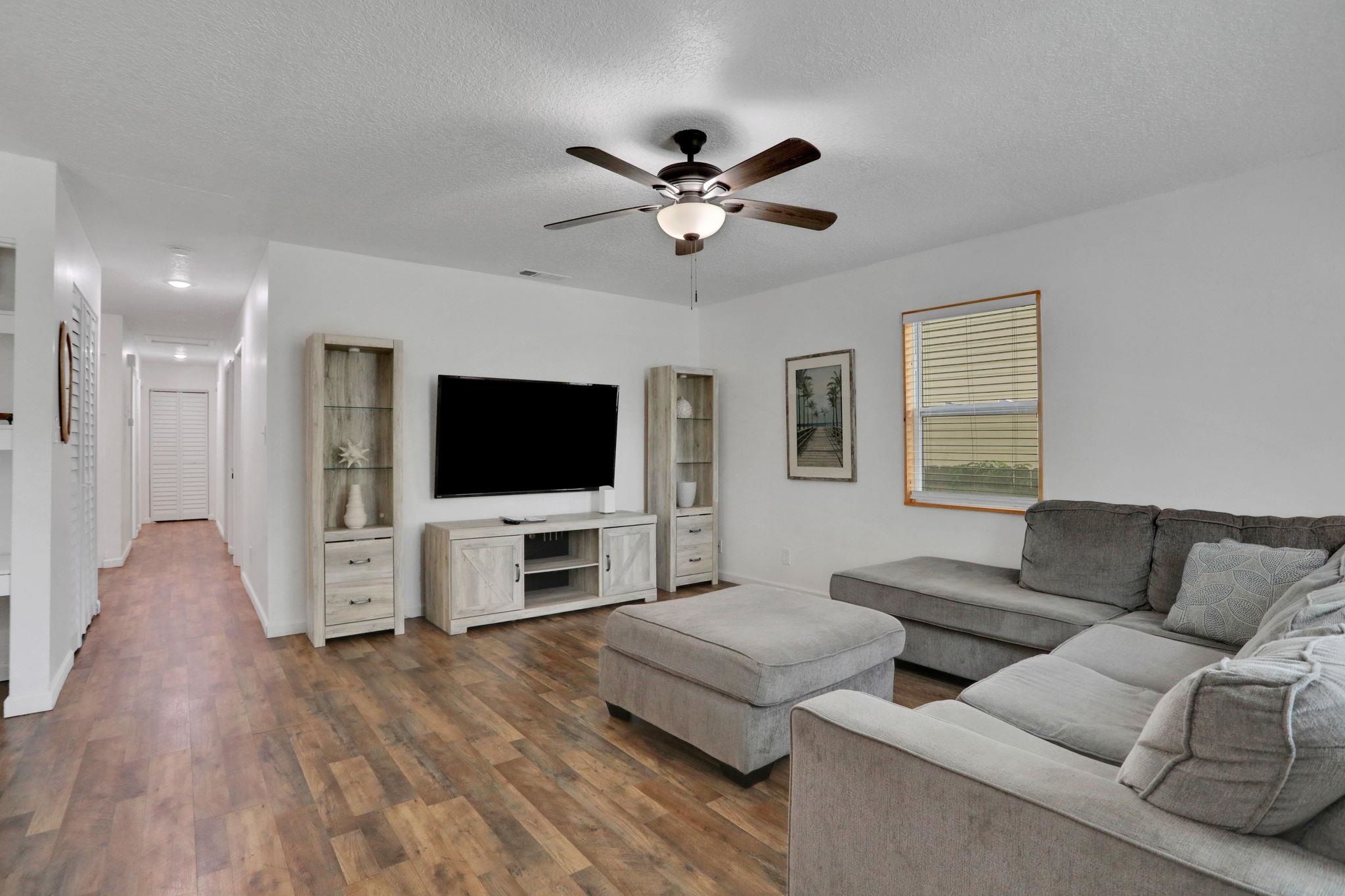 Image 2 of 36 For 237 Riberia St