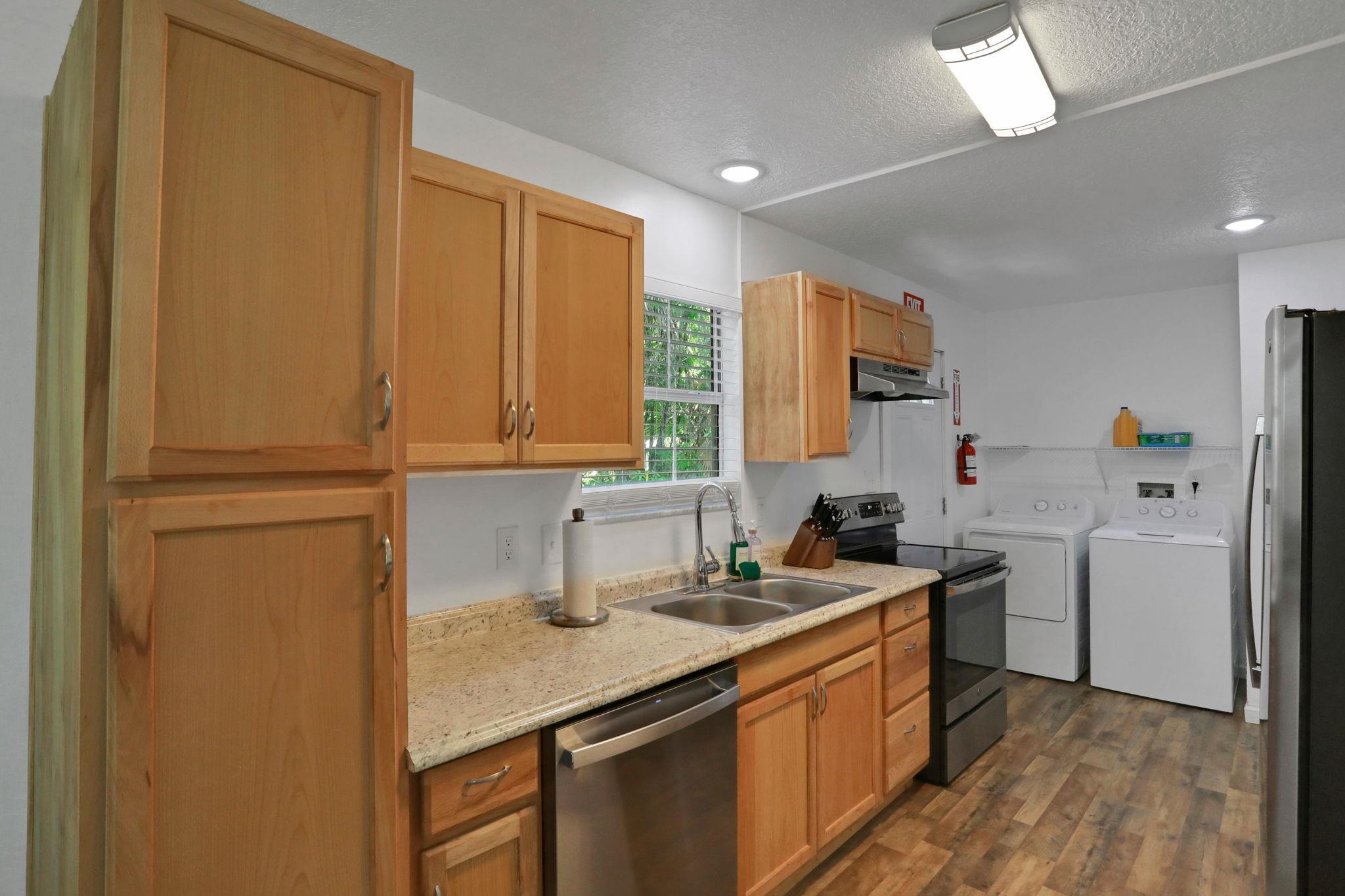 Image 4 of 36 For 237 Riberia St