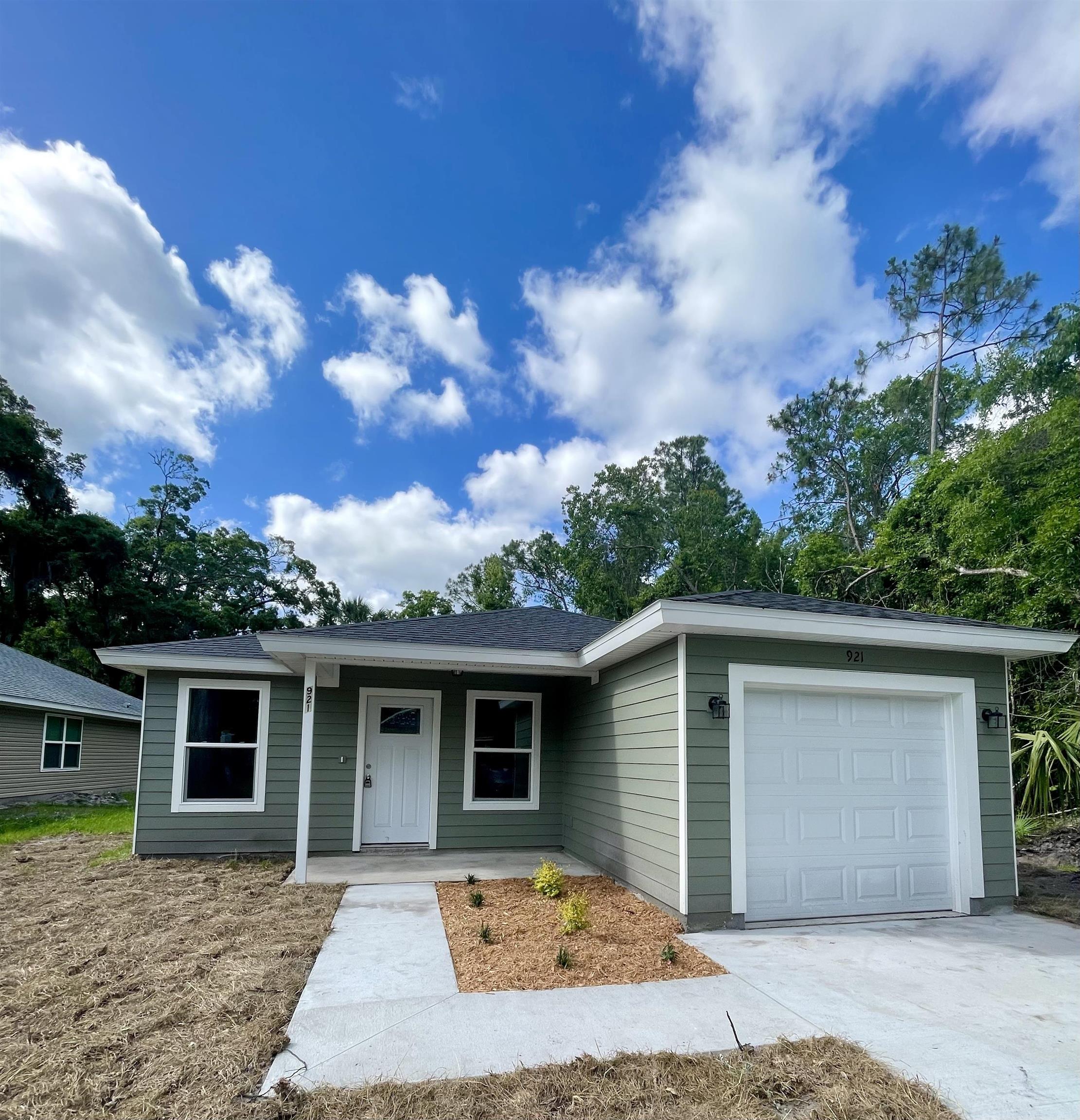 Details for 921 Helen St, St Augustine, FL 32084