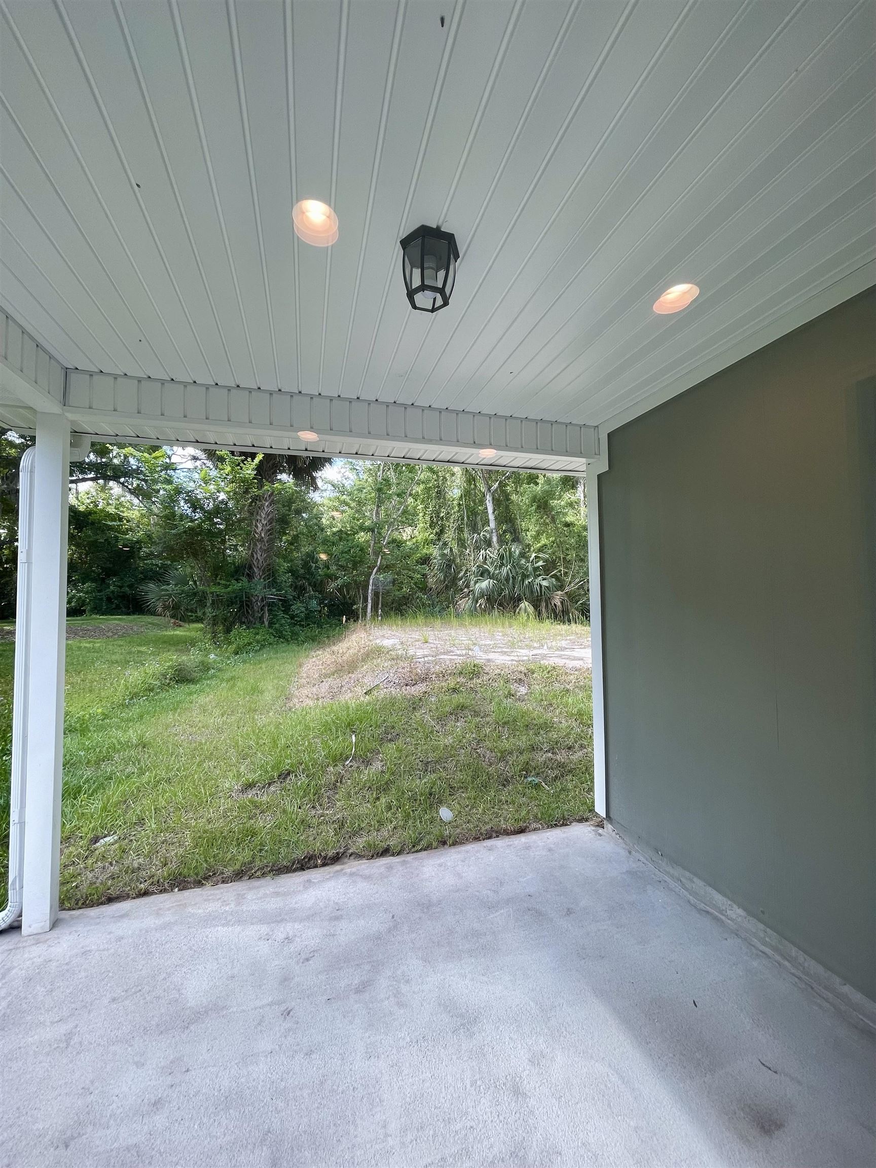 Image 8 of 41 For 921 Helen St
