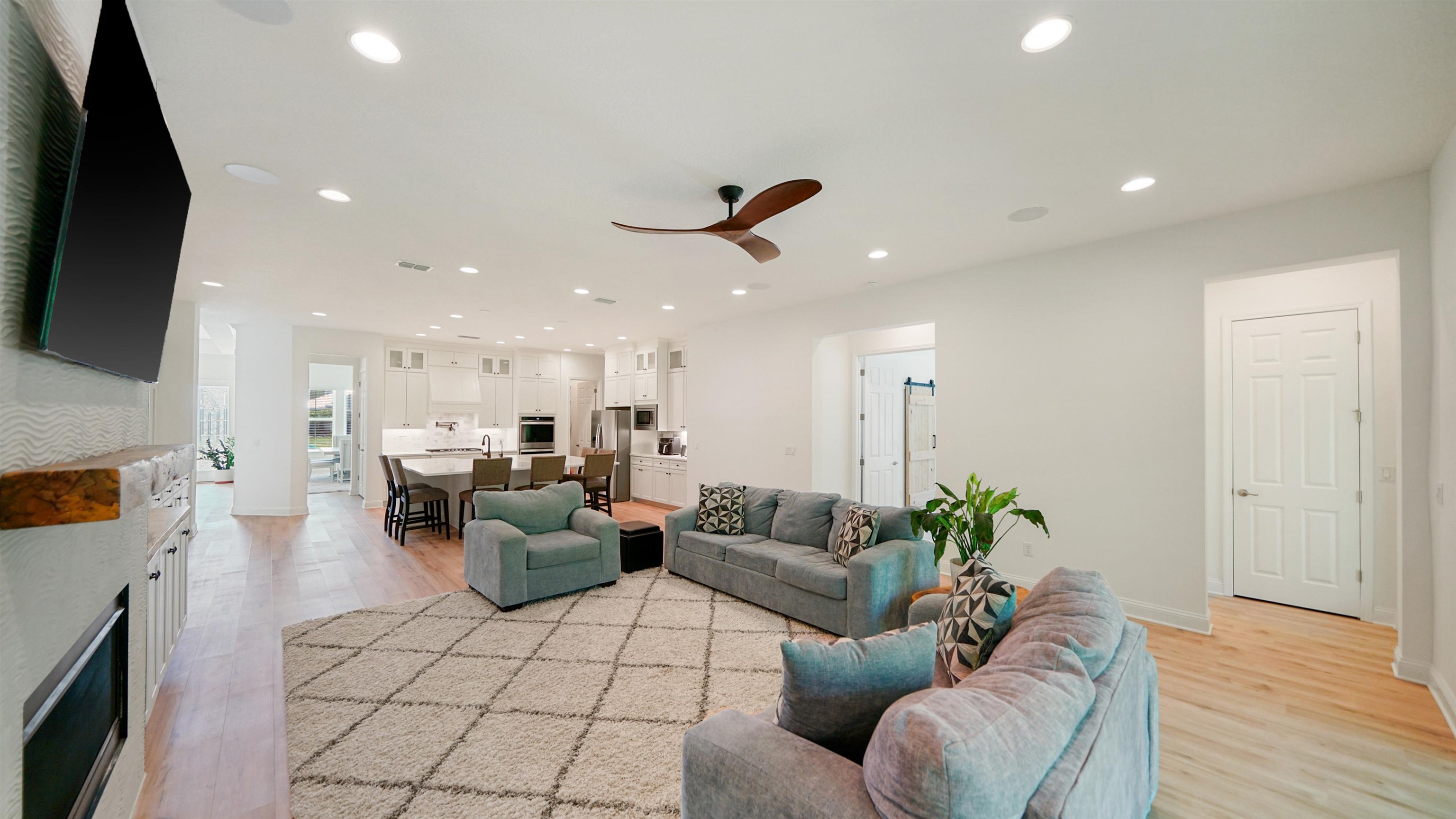 Image 18 of 98 For 458 Tortola Way